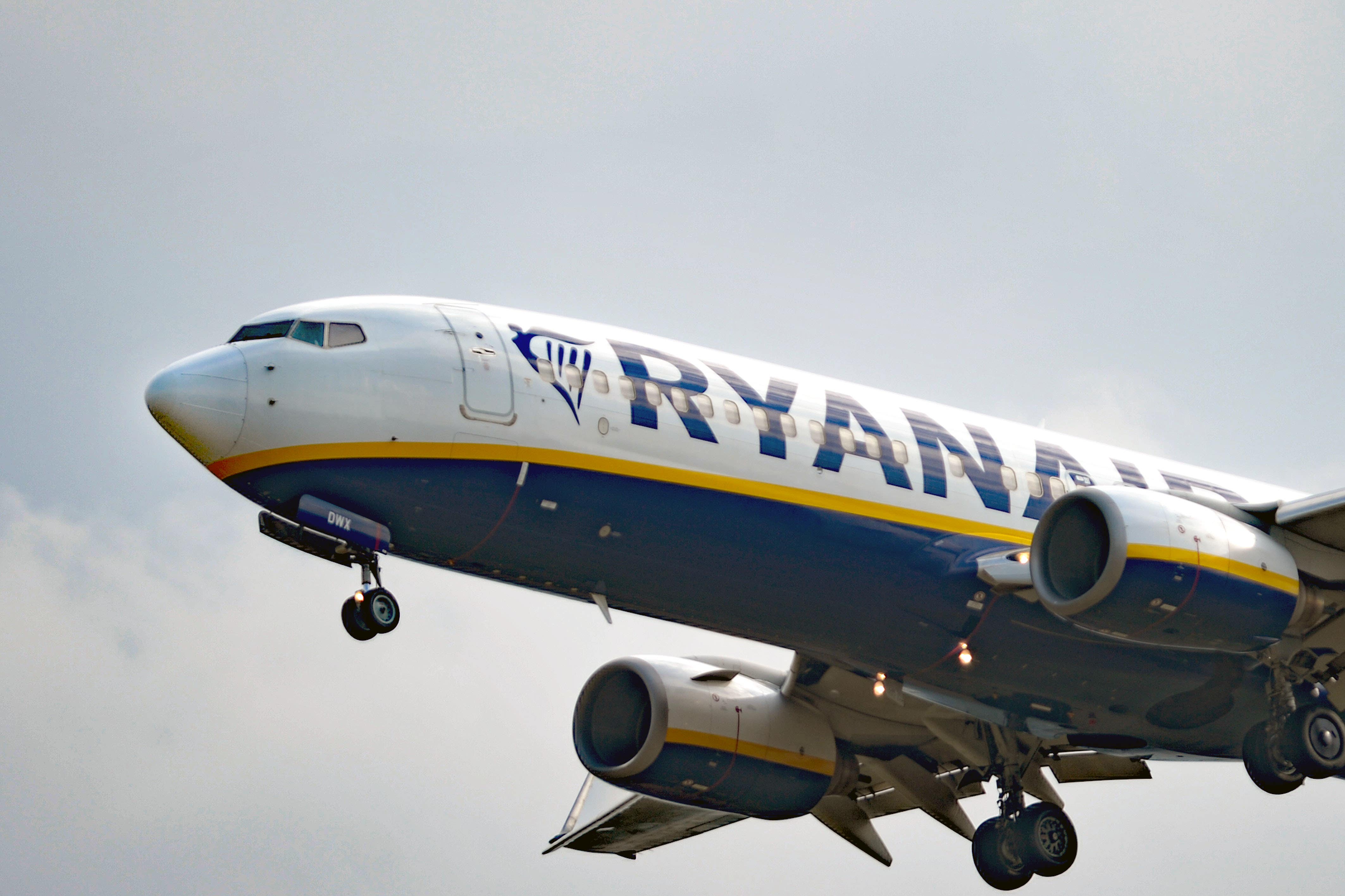 Pilot's distress call after losing contact with air traffic control