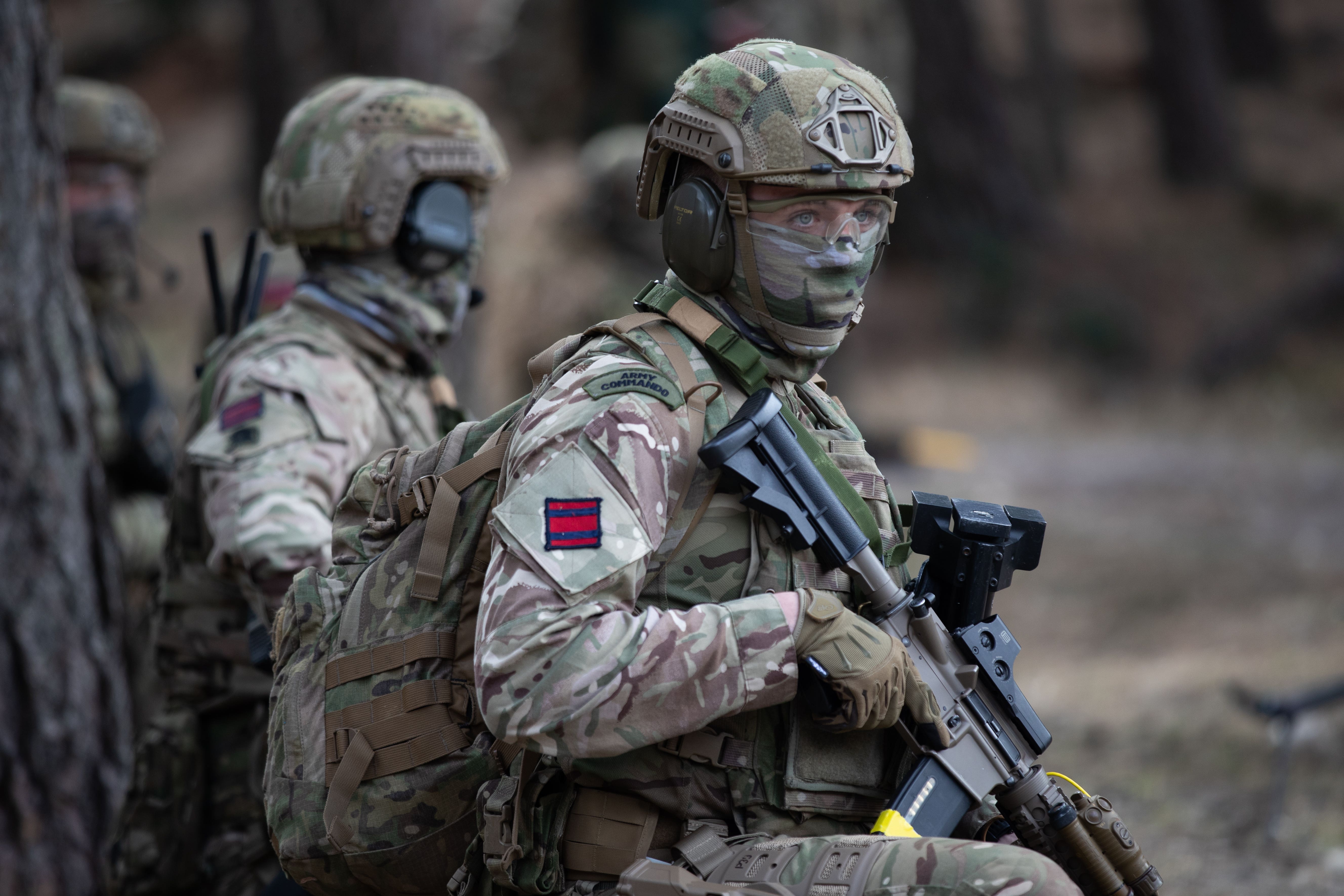 British troops in Ukraine fired on by Putin army would respond under ‘defensive rules,' says minister