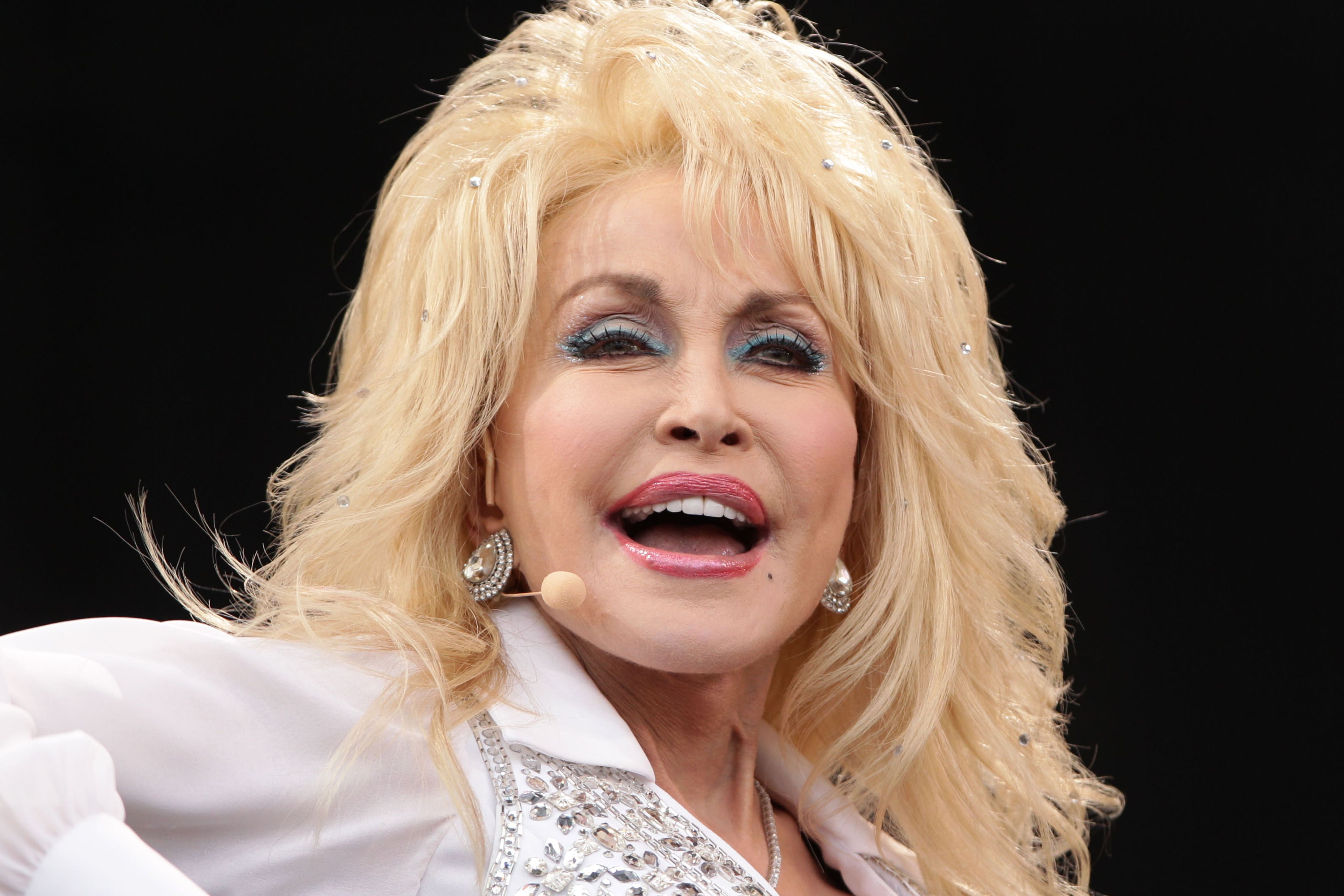 Dolly Parton shares health update after sister's post sparks concern