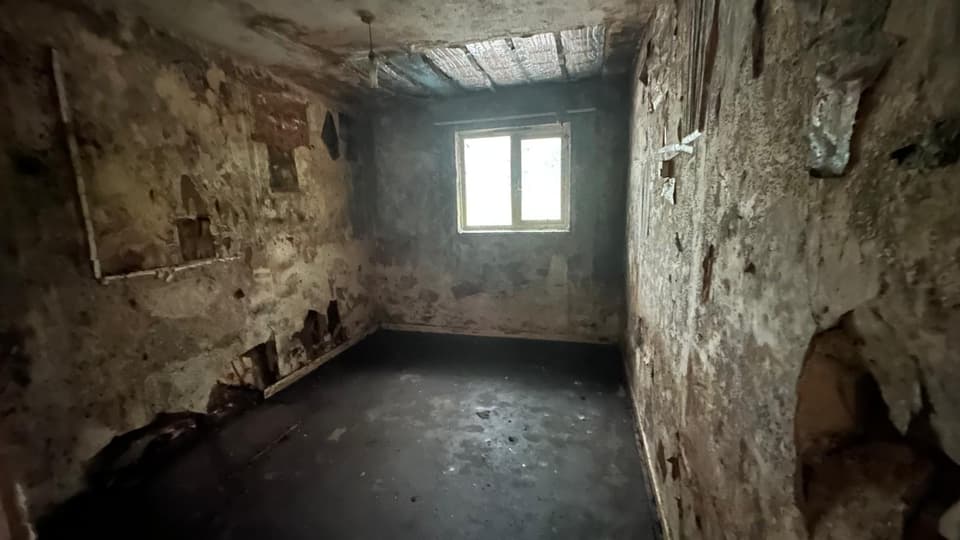 Looking for a good night's sleep? You might not find it in this bedroom