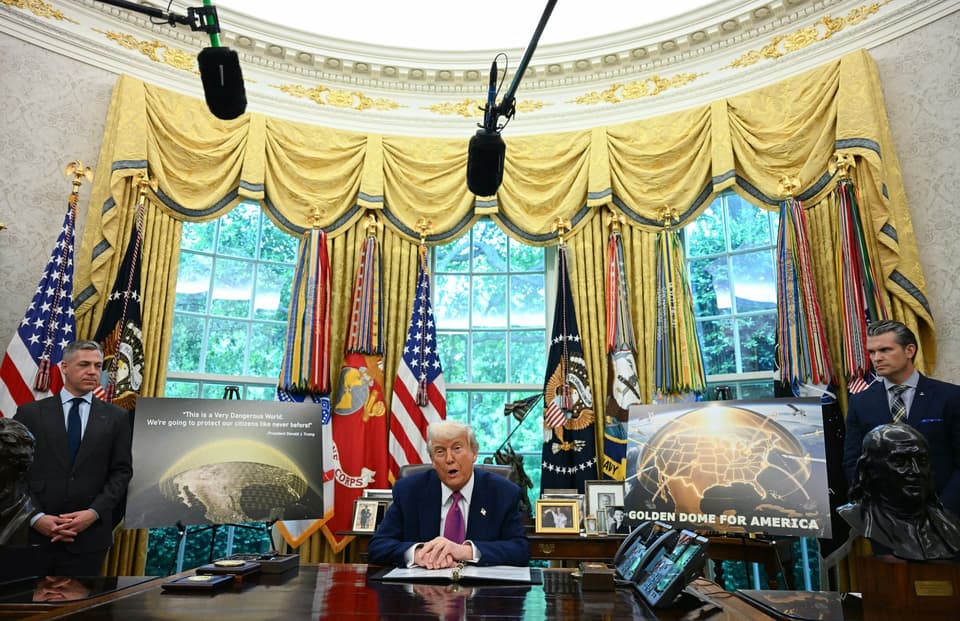 US-POLITICS-TRUMP-DEFENSE