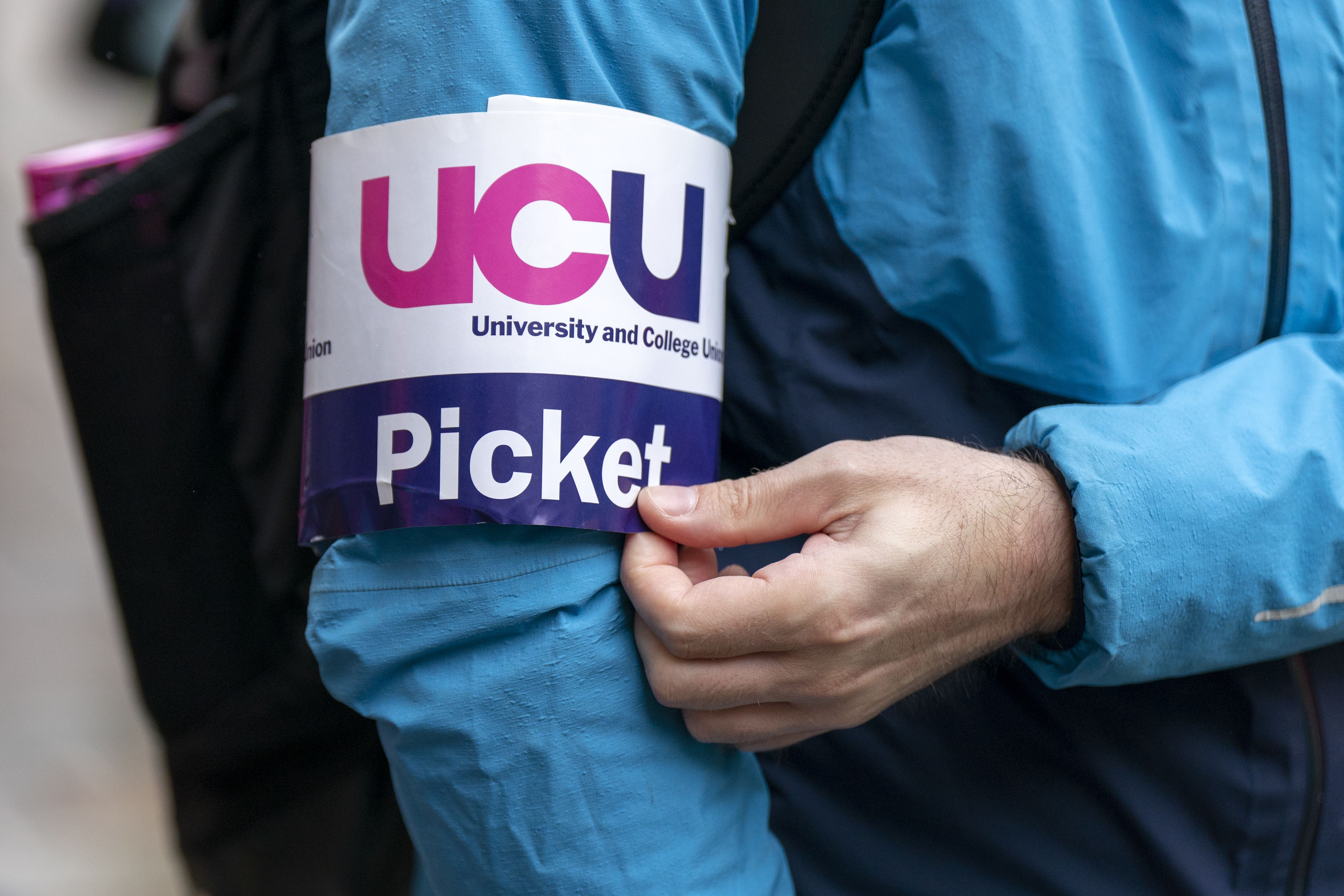 University of Edinburgh lecturers to walk out over planned £140m cuts