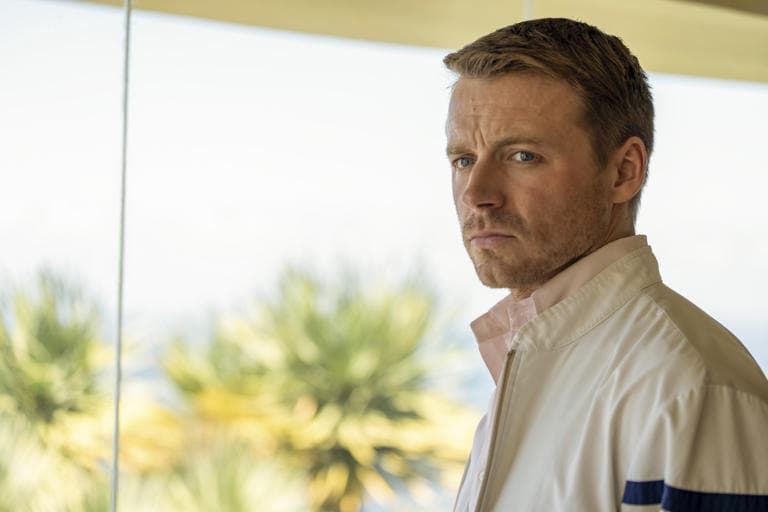 Jack Lowden as Kenneth Noye 