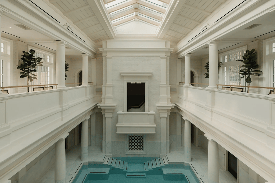 Eynsham Baths at Estelle Manor 