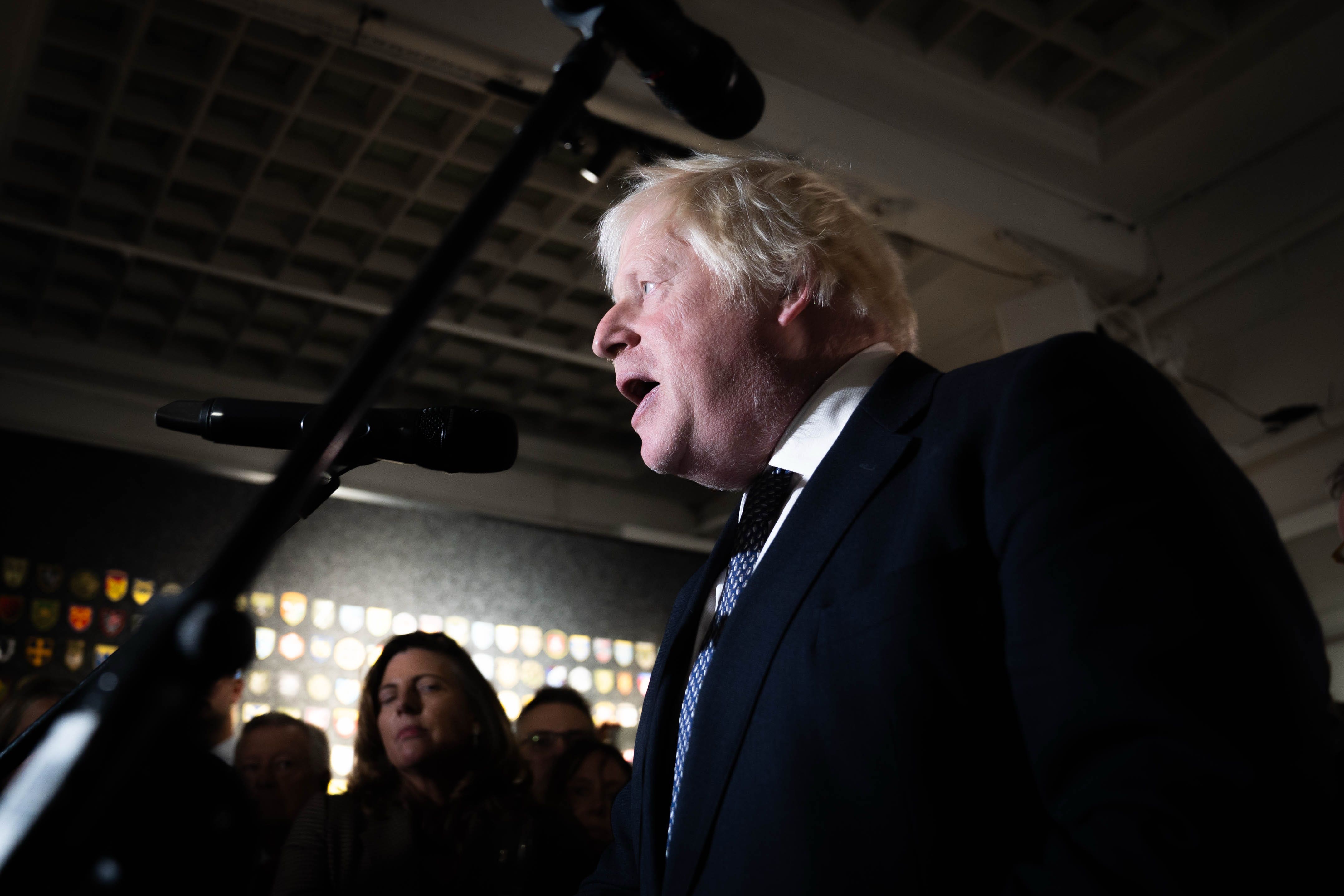 Boris Johnson urges UK to put troops in 'safe areas' of Ukraine 