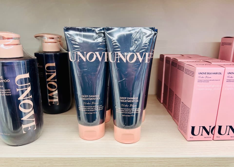 Unove Deep Damage Treatment EX Tender Bloom, £22