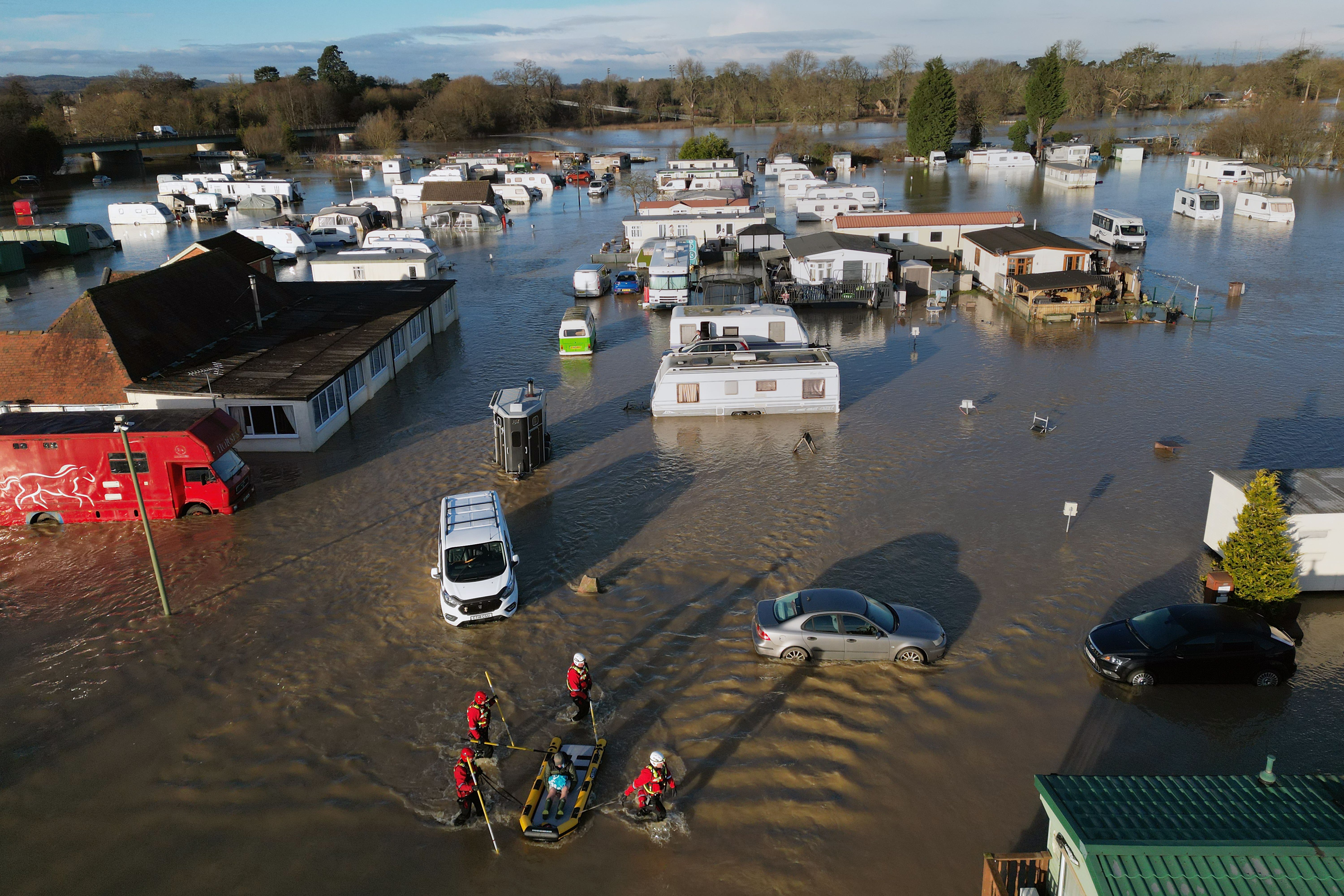 Flood victims need single national line to expert help, MPs say