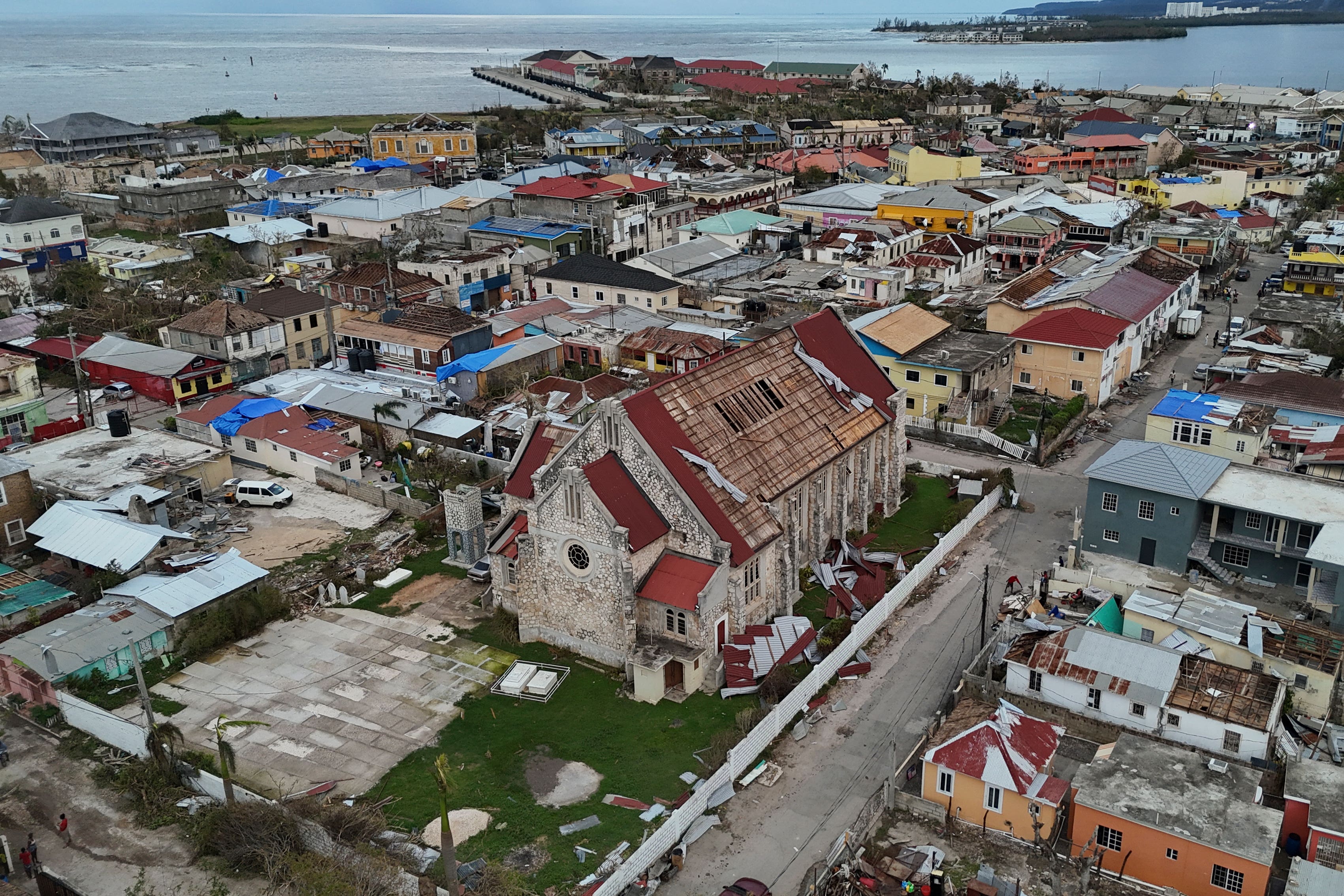 William donating to relief efforts to help people affected by Hurricane Melissa