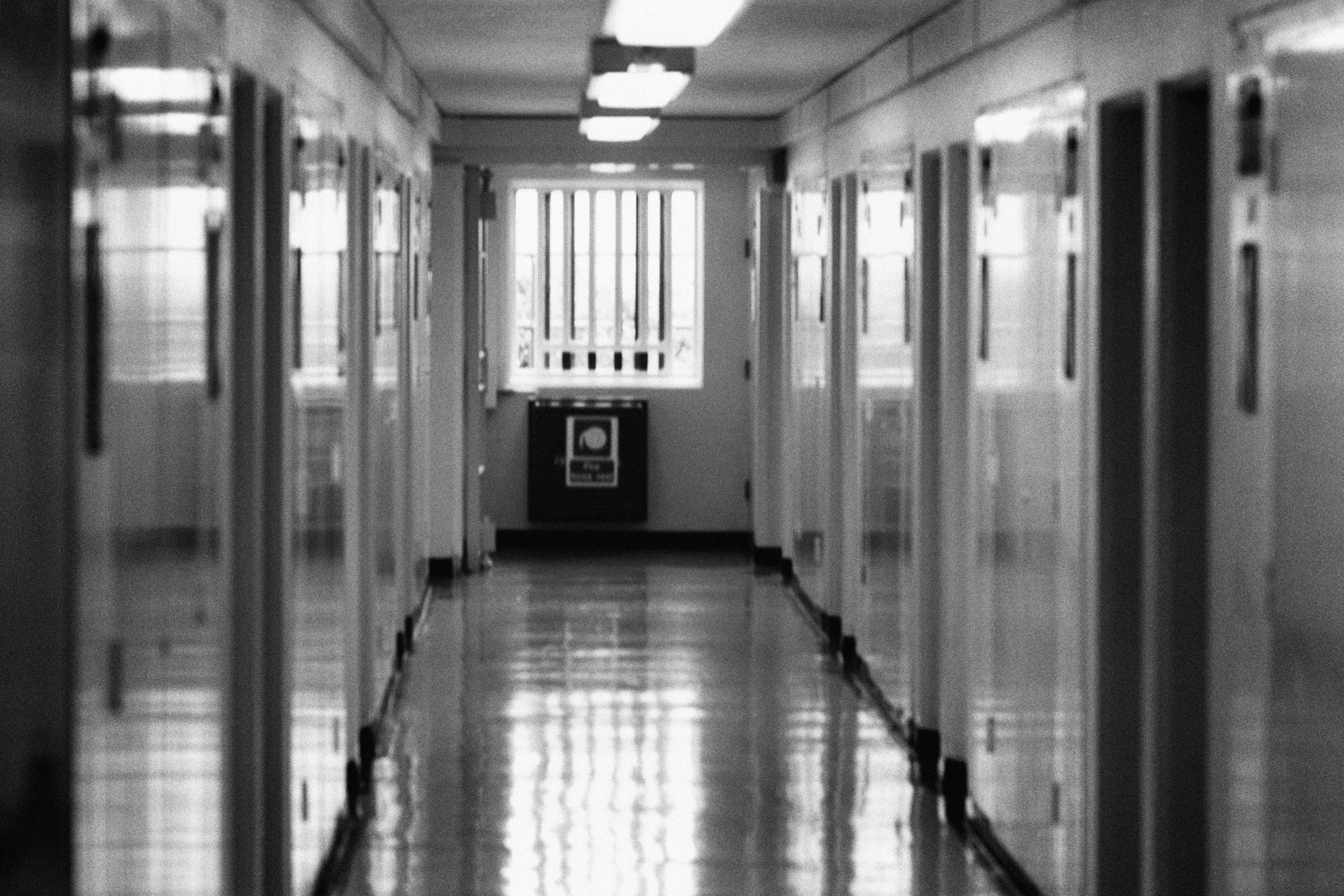 Prisoner was mistakenly counted among those at large after early release