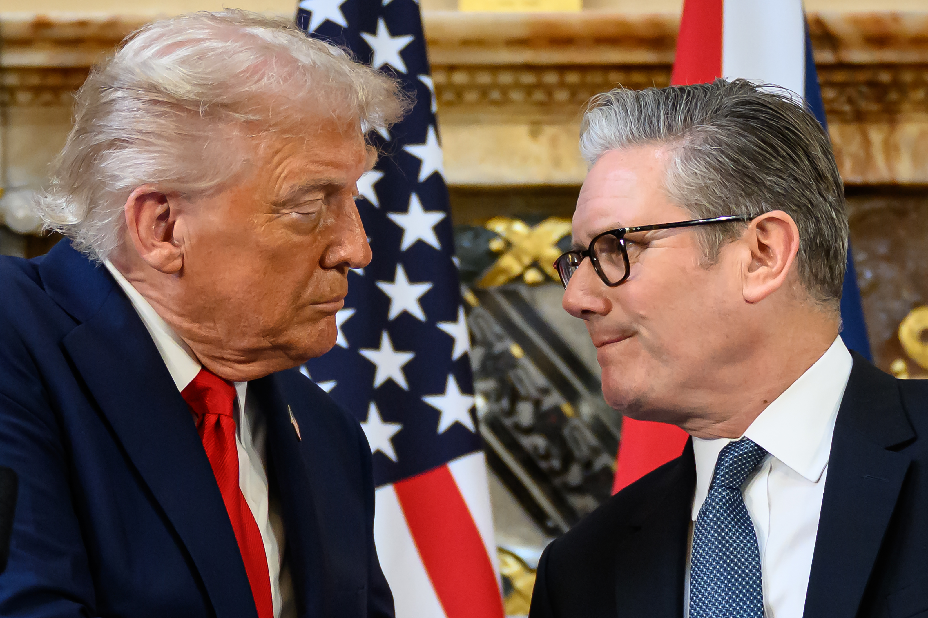Starmer to speak at Downing Street as Trump plans tariffs in Greenland row - live 