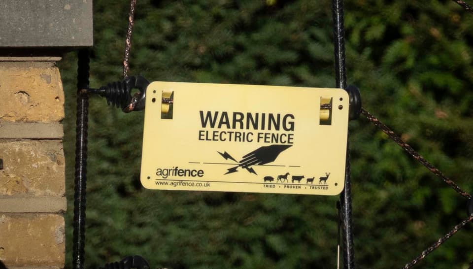 5 Ladbroke Terrace is a  Â£44MILLION townhouse, the owner has installed electric fence to 'keep out foxes'