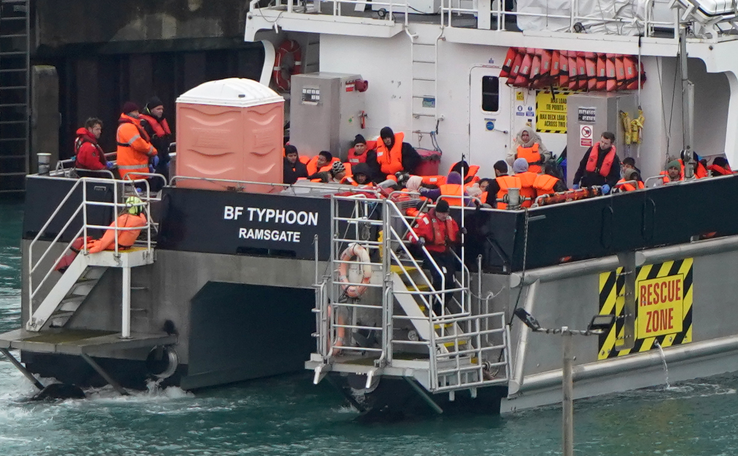Mobile phones of migrants to be seized in crackdown on 'small boats' smuggling gangs