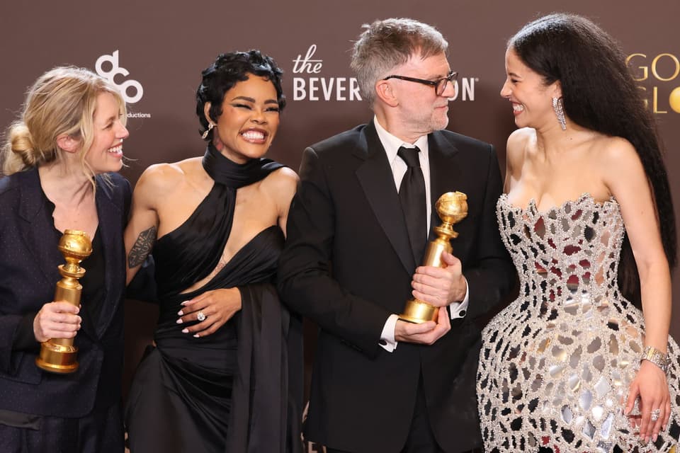TOPSHOT-US-ENTERTAINMENT-FILM-TELEVISION-AWARD-GLOBES-PRESS ROOM