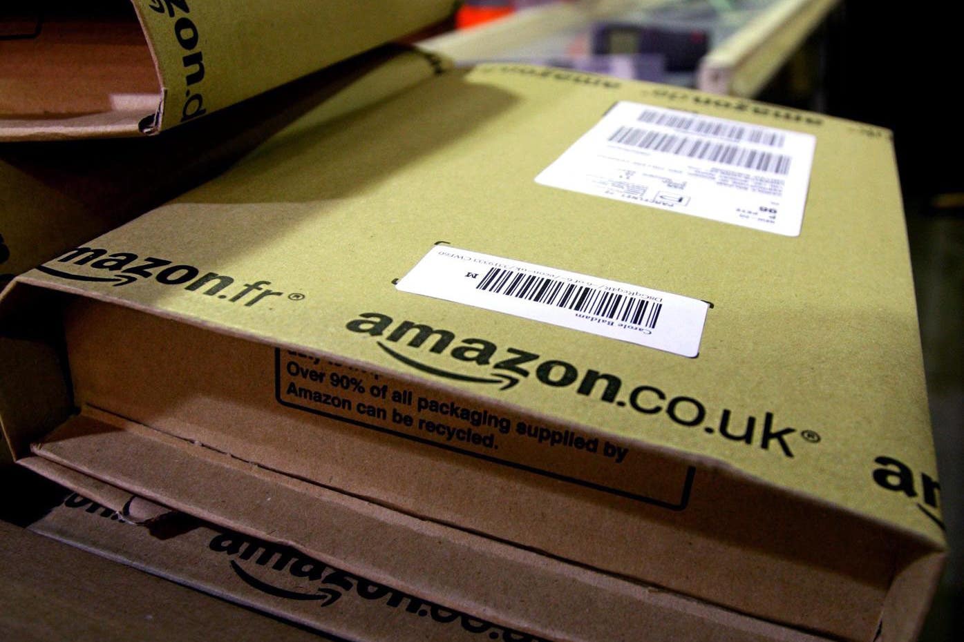 Amazon announces plan to close its first centre in UK