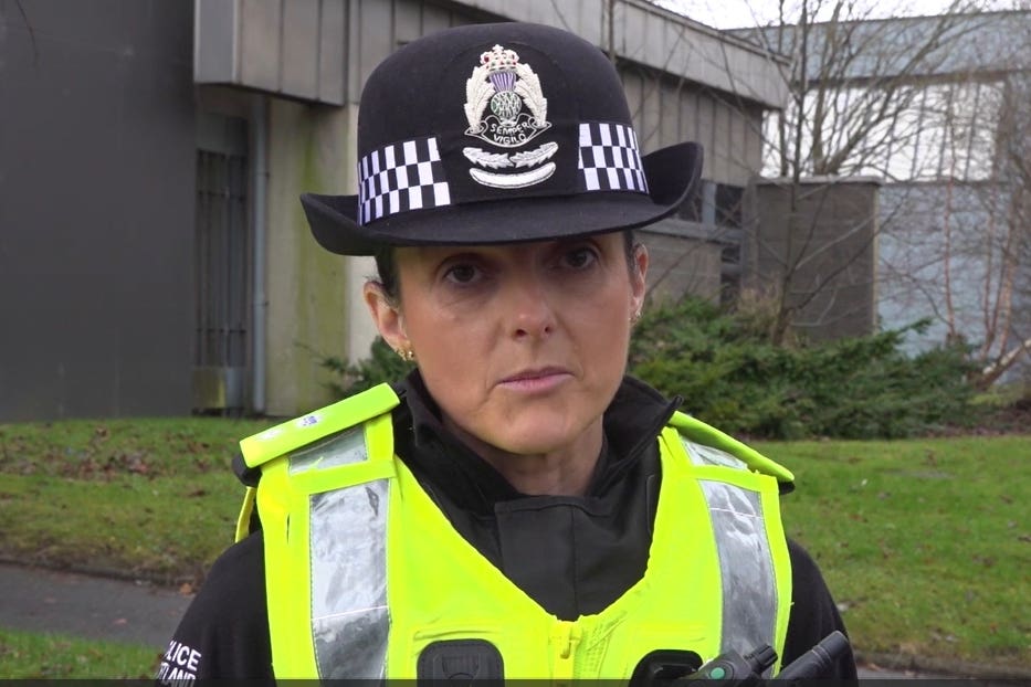 Police hailed for ‘extreme bravery’ in facing down attacker armed with chainsaw