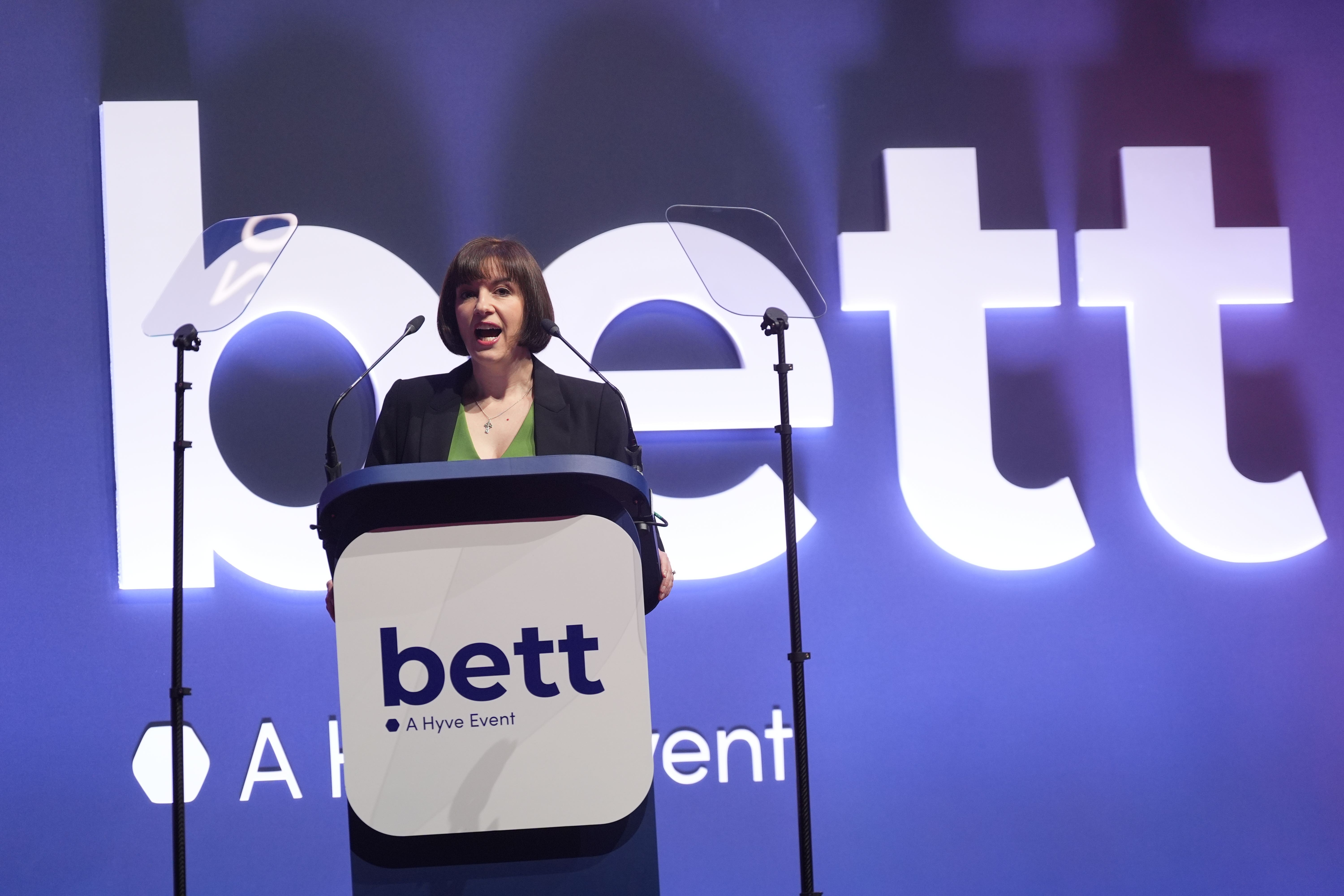 AI learning tools ‘different’ to phones in schools – Bridget Phillipson