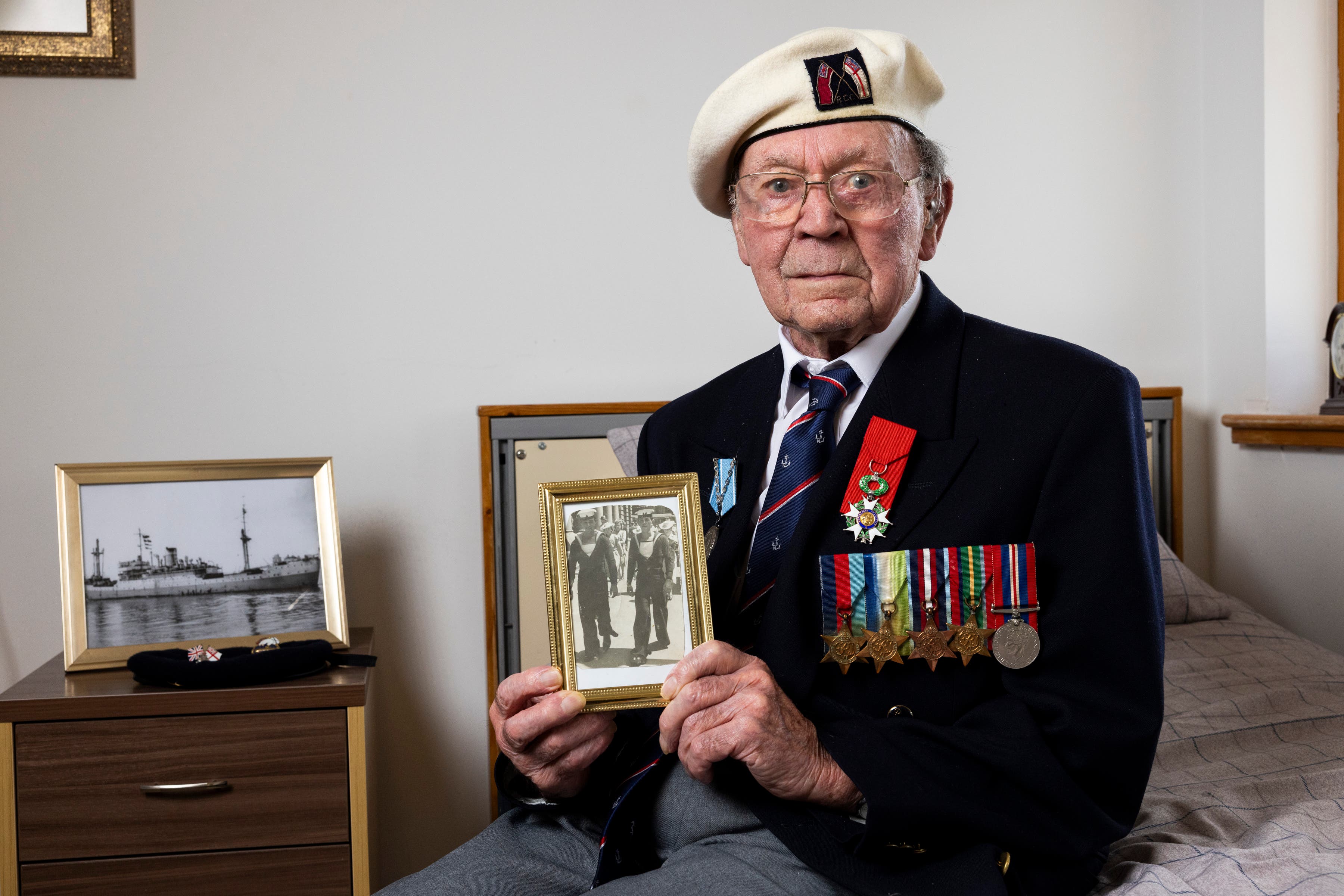 One of Scotland’s last D-Day veterans dies aged 100