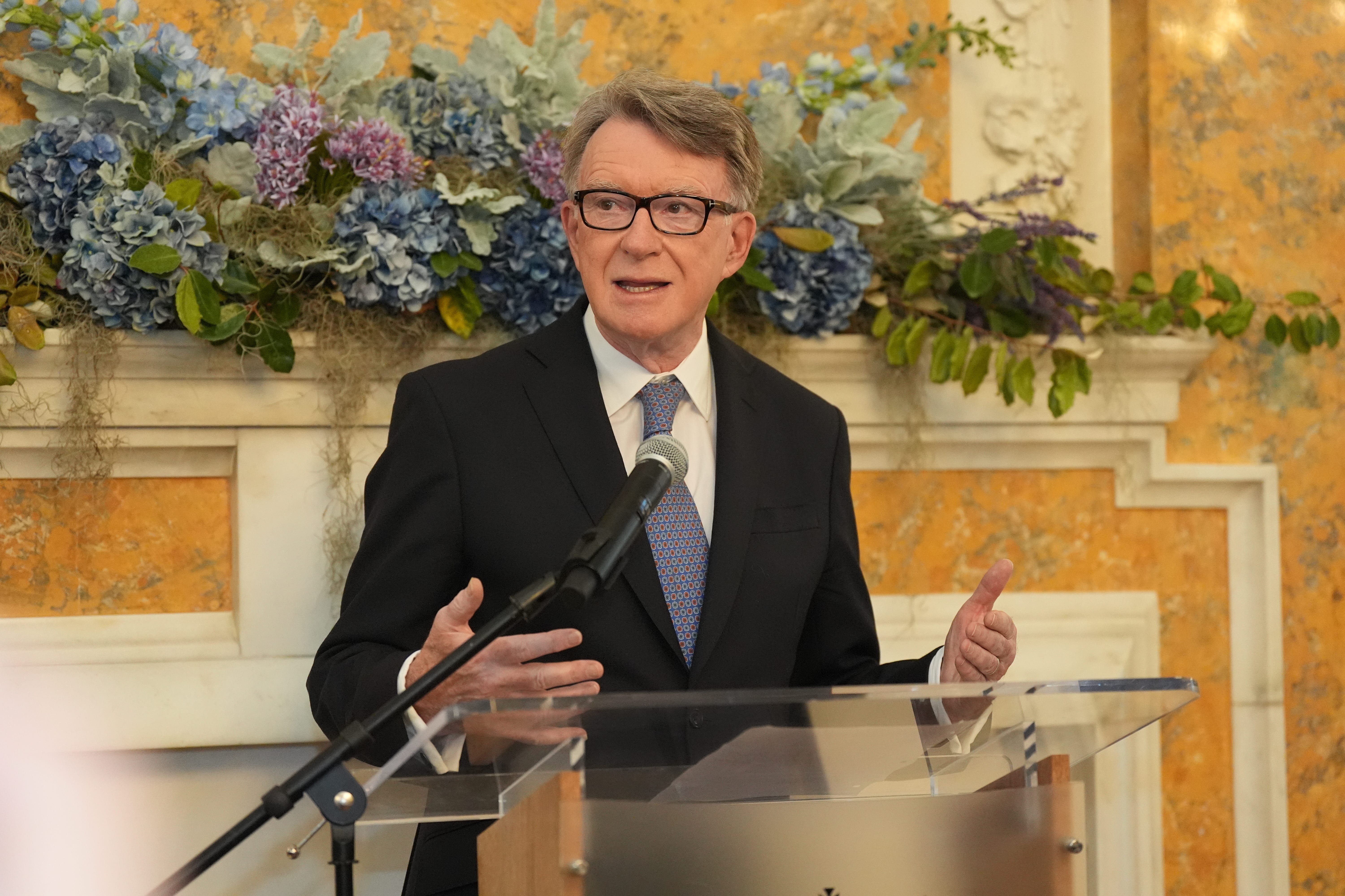 Ministers warned not to follow Streeting and publish Mandelson messages
