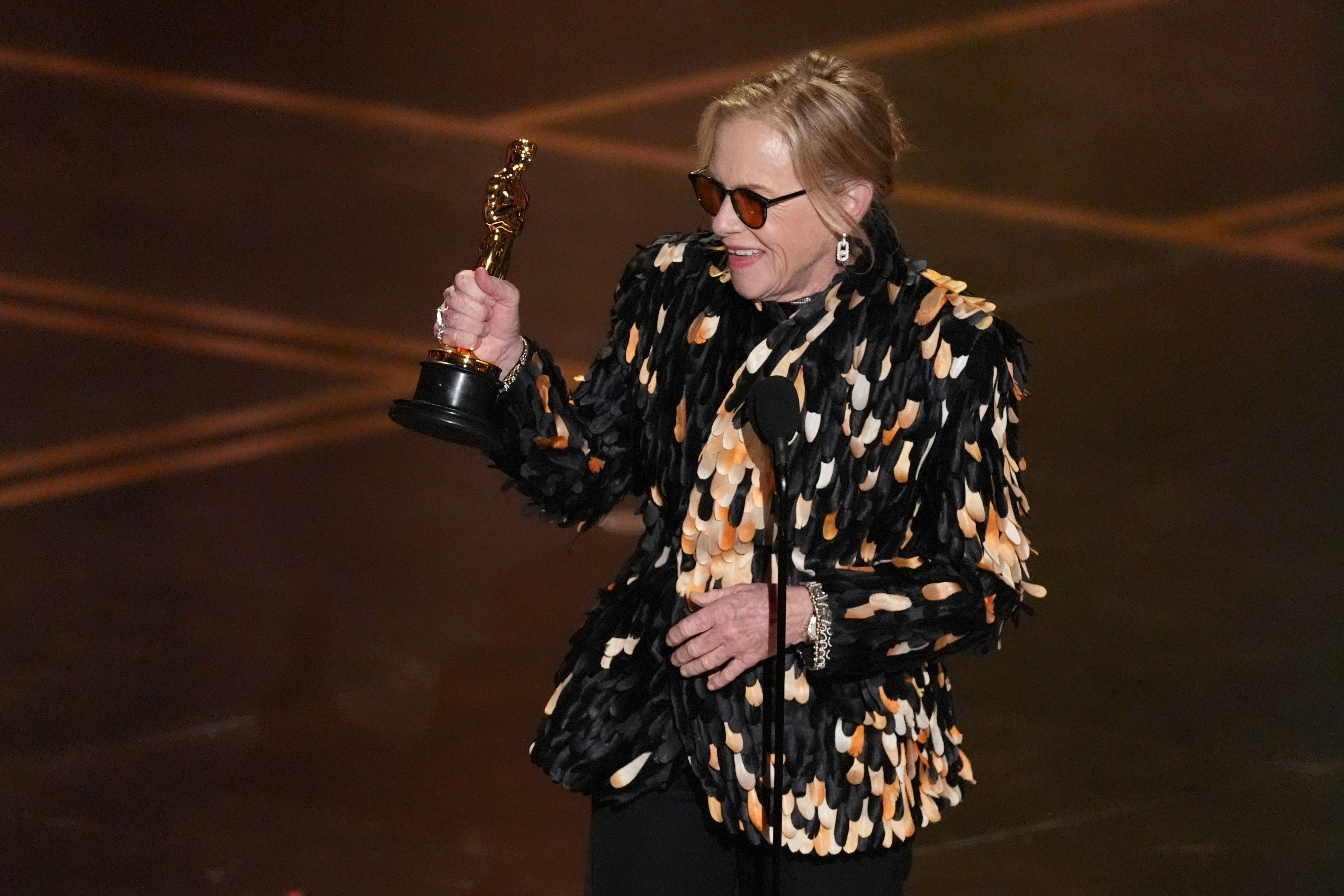 Weapons star Amy Madigan thanks ‘beloved’ husband Ed Harris as she wins Oscar