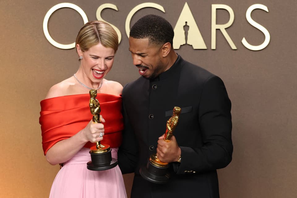 TOPSHOT-US-ENTERTAINMENT-FILM-AWARD-OSCARS-PRESS ROOM-TROPHY