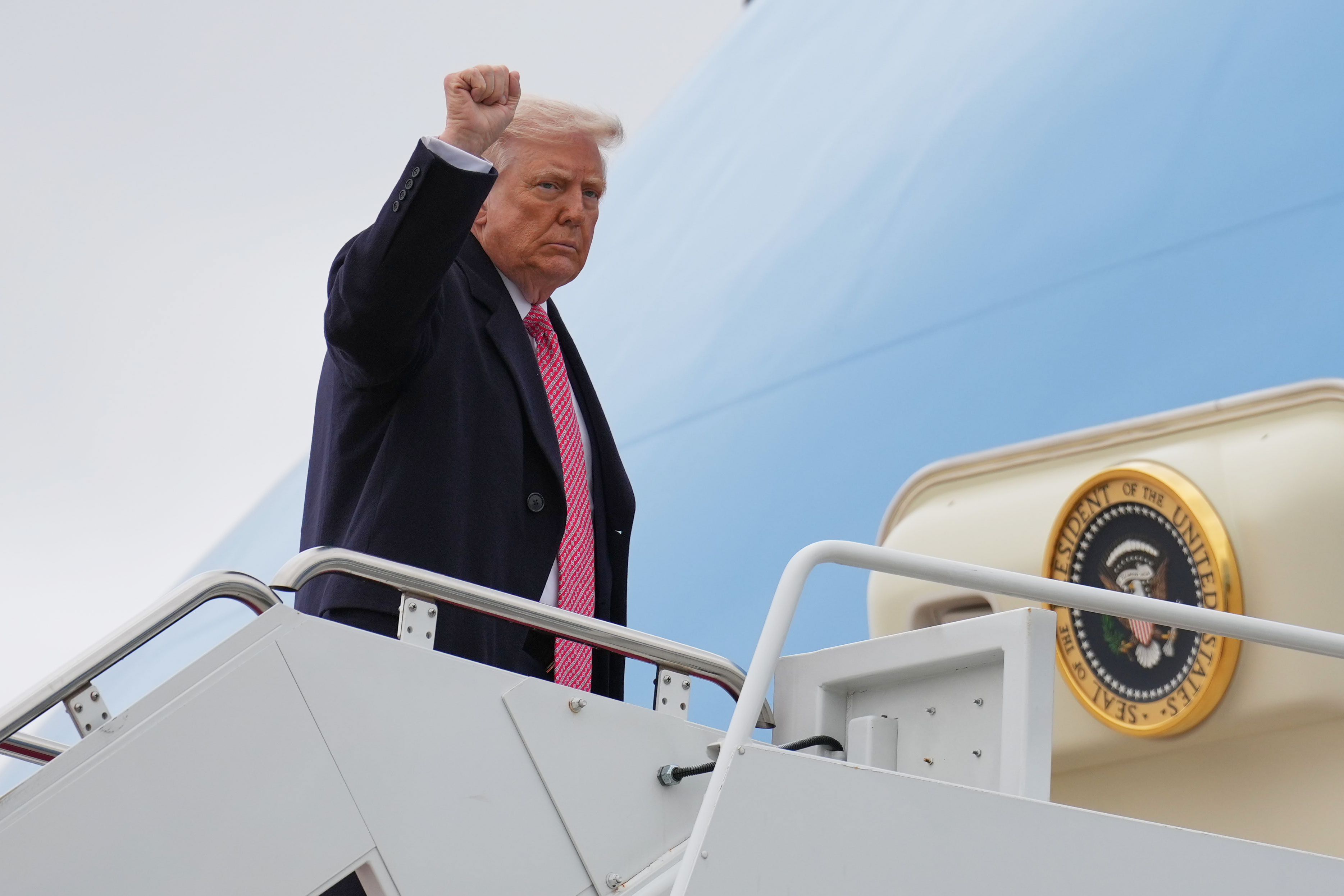 US prepares Iran ground operation as troops flood Middle East