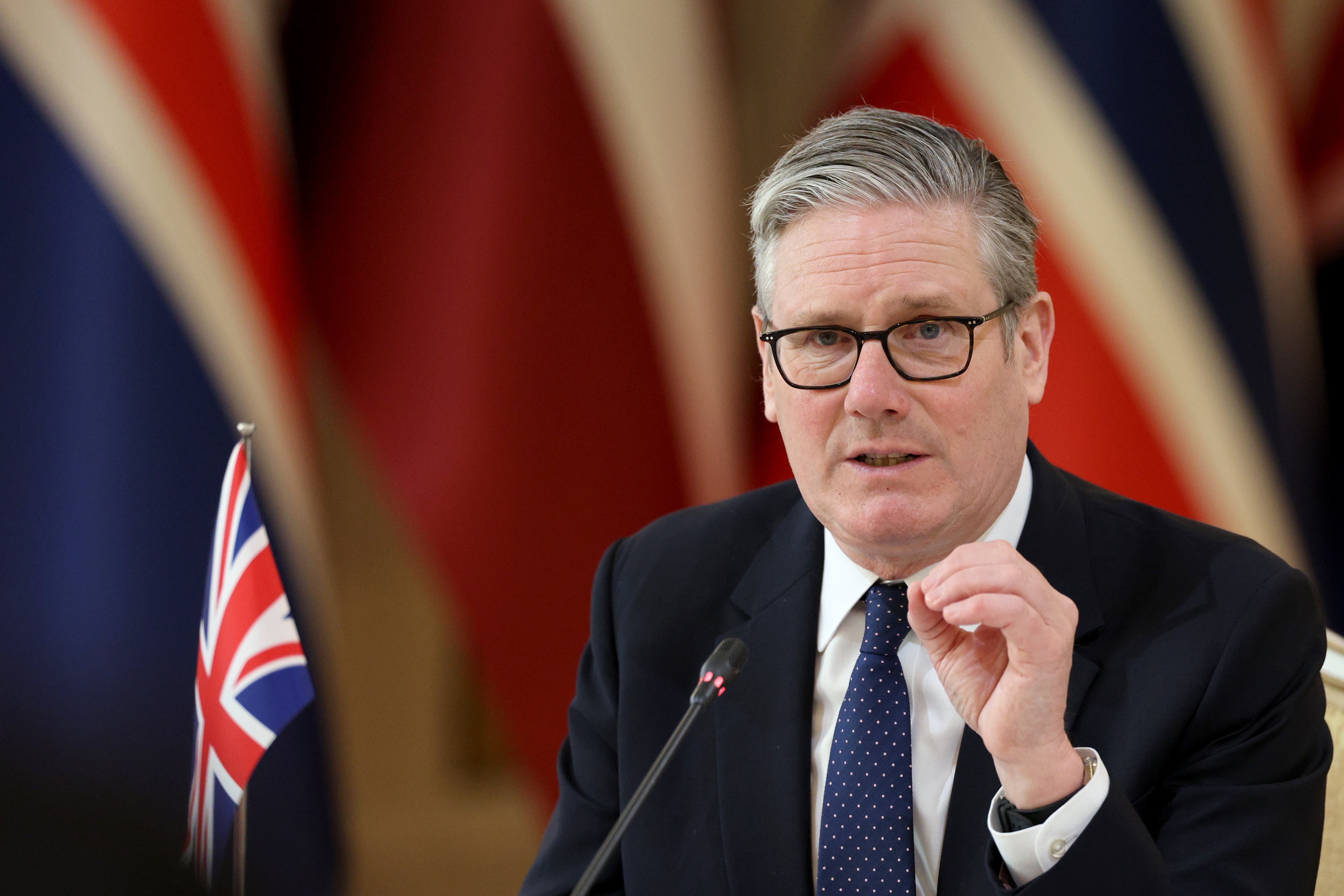 Starmer to meet business leaders as Trump considers invading Iranian island