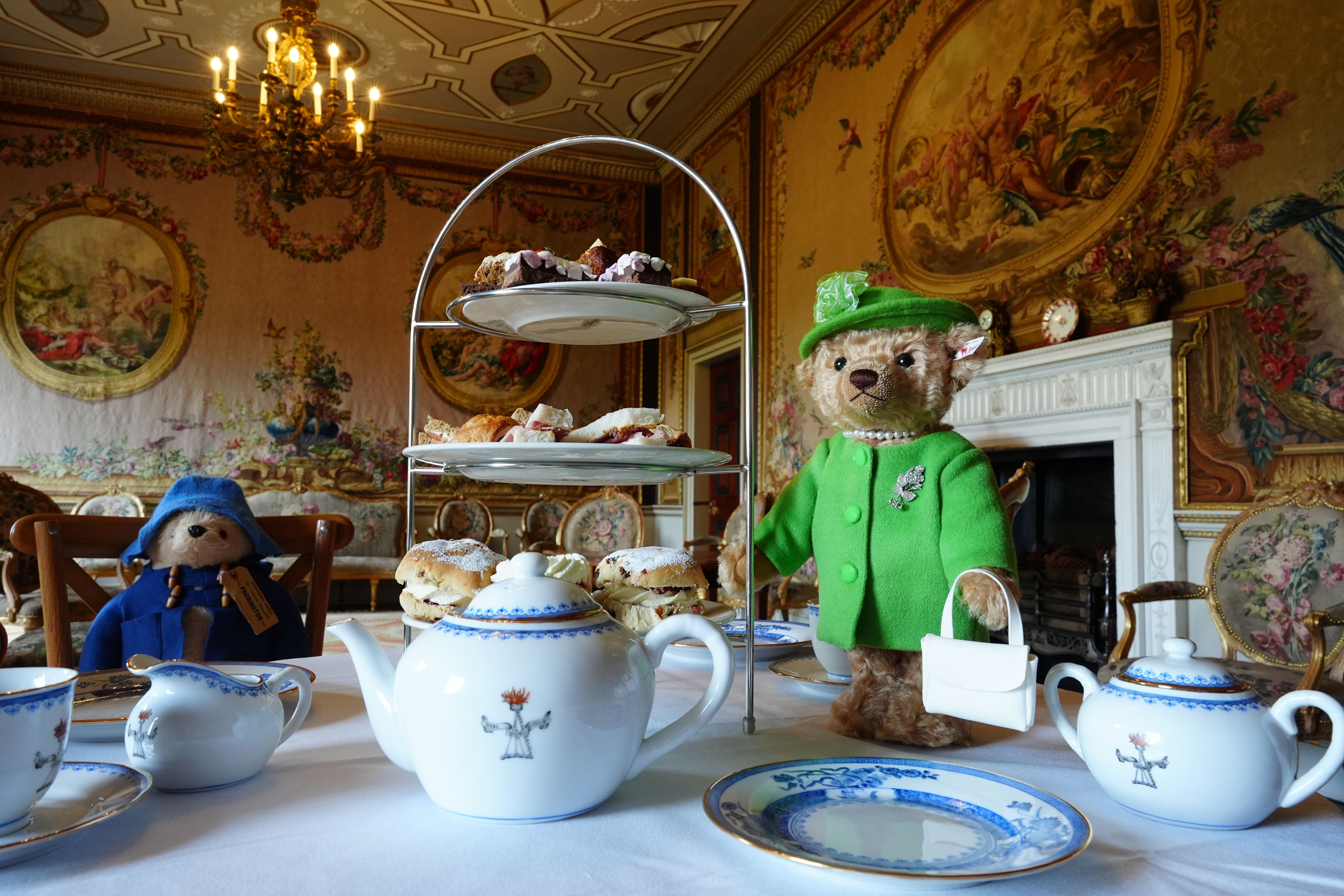 Paddington’s meeting with the late Queen recreated with new Steiff bear