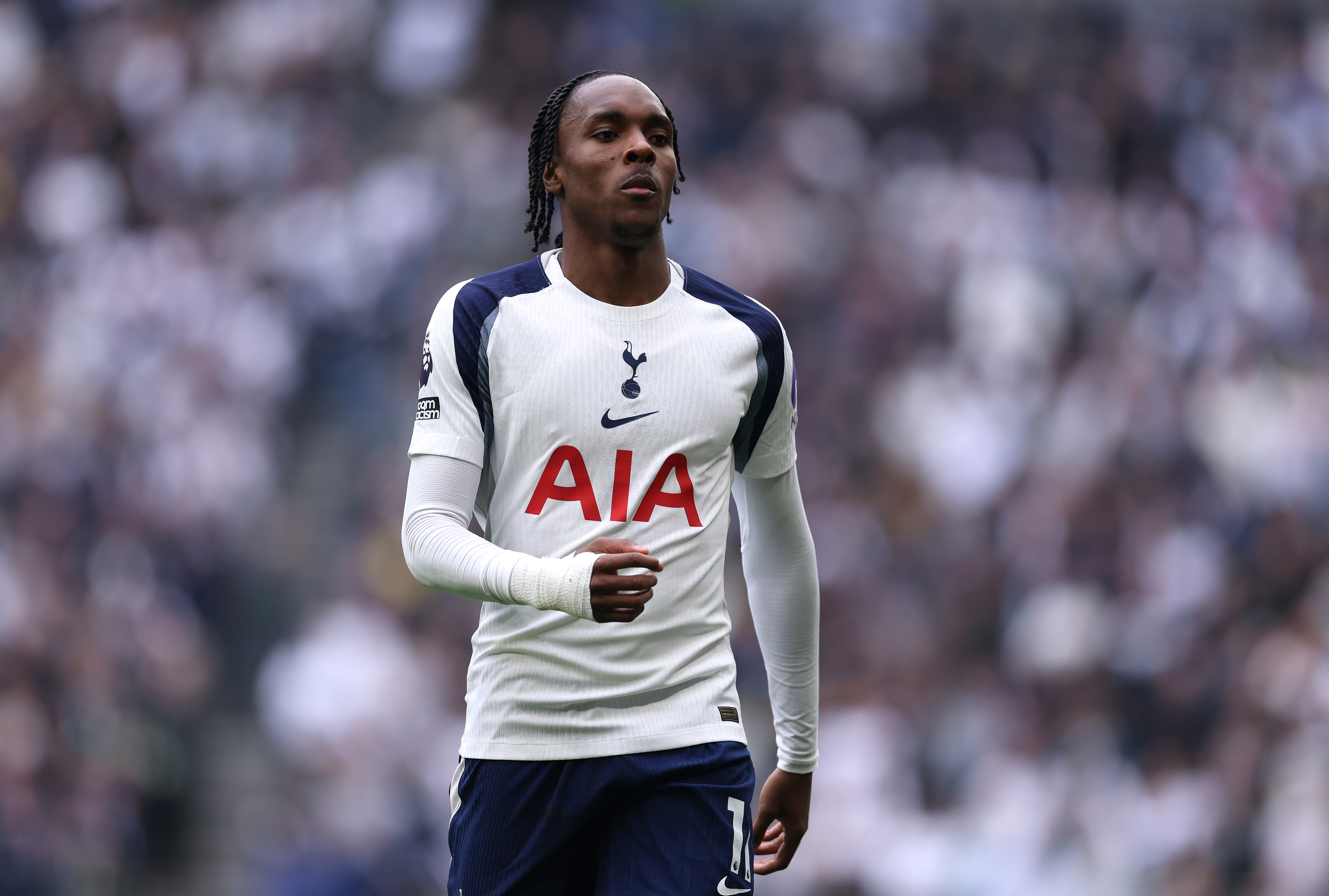De Zerbi sends Tel message with Spurs star stuck on squad fringes