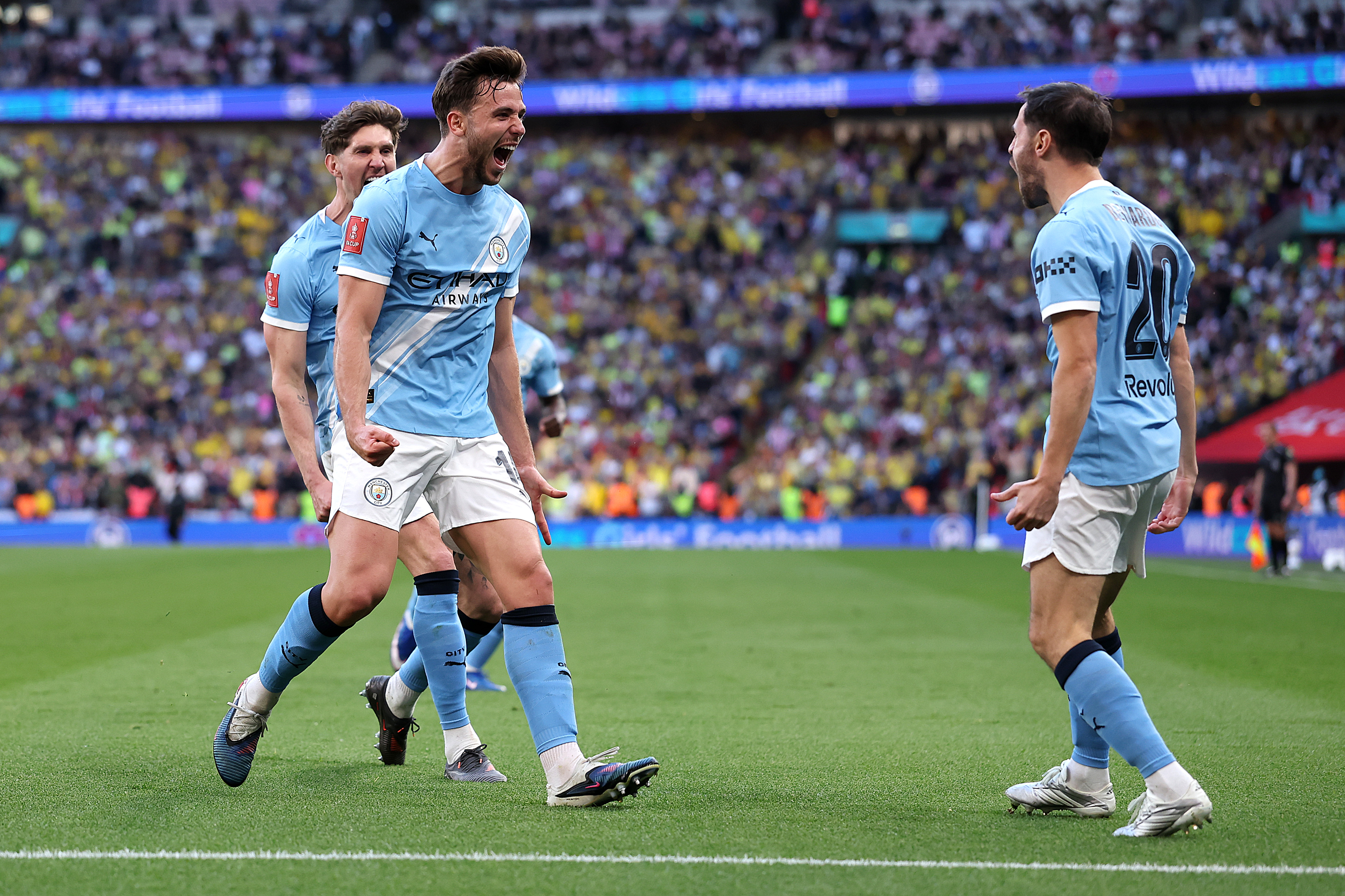 Nico wonderstrike wins Man City chaotic semi-final against Southampton