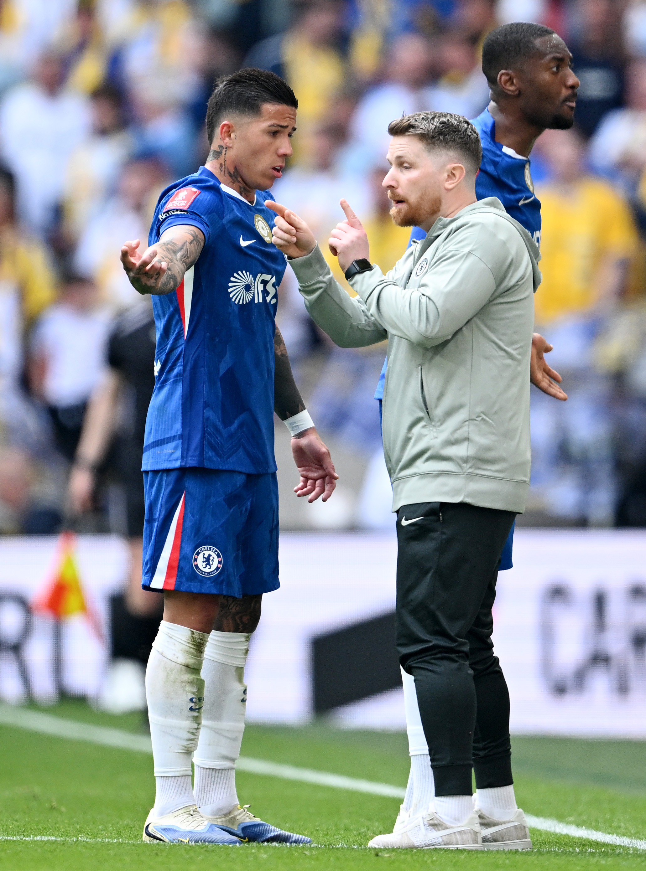 McFarlane sends Fernandez message after Chelsea star's Madrid visit