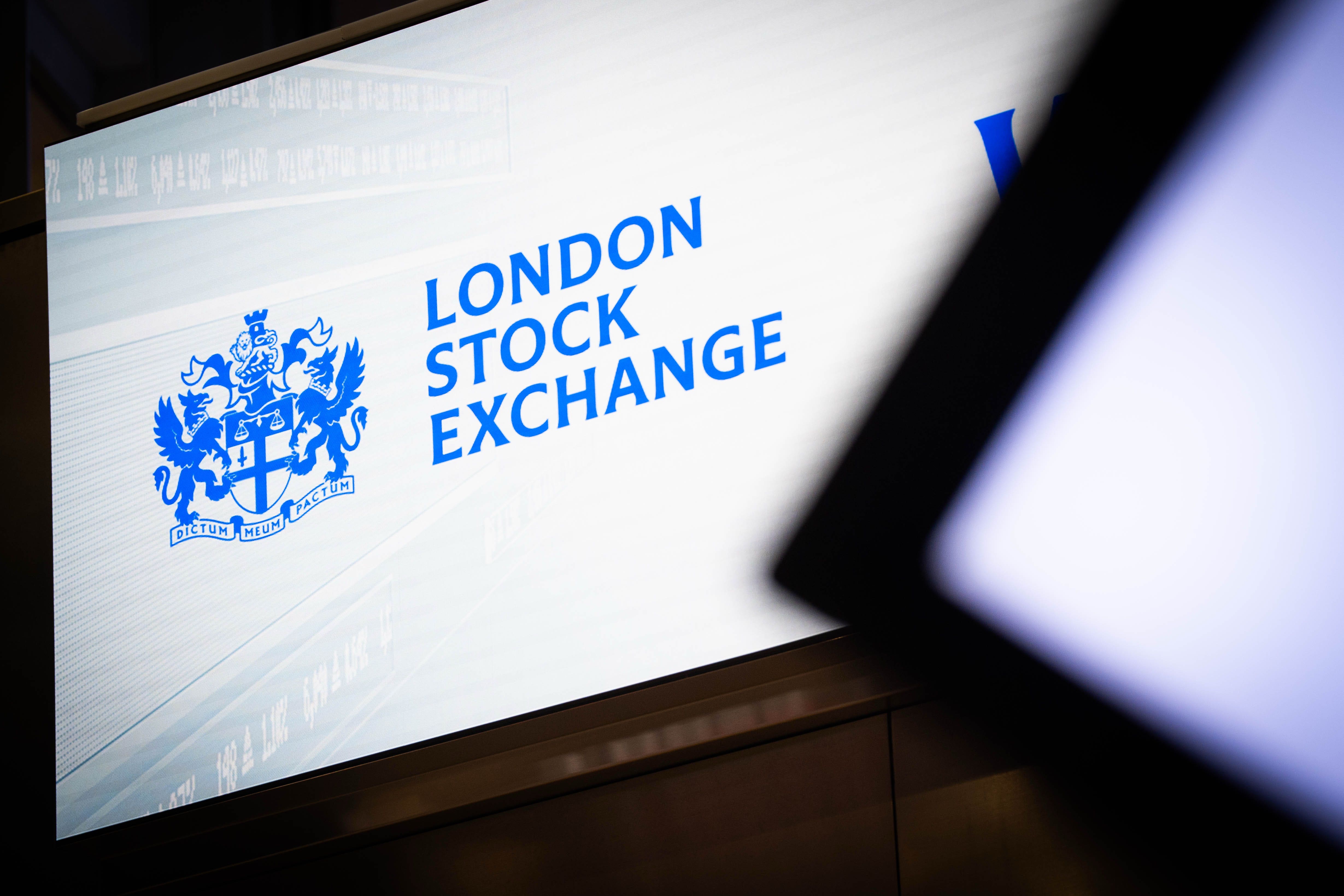 Blue chips falter amid wait for Middle East deal