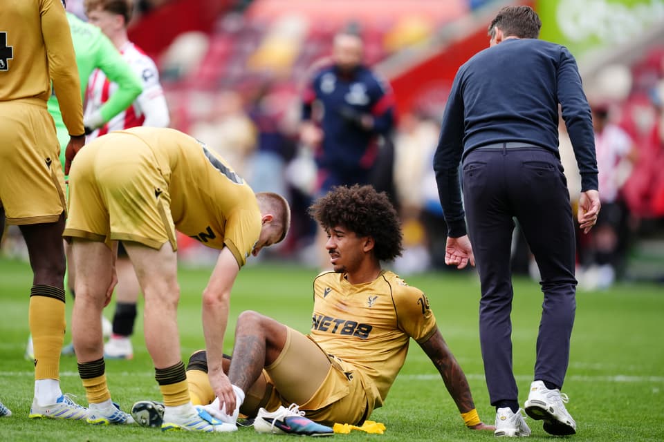 <p>Injury concern: Chris Richards</p>