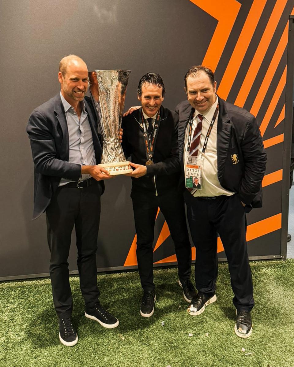 <p>Prince William with the Europa League Trophy </p>