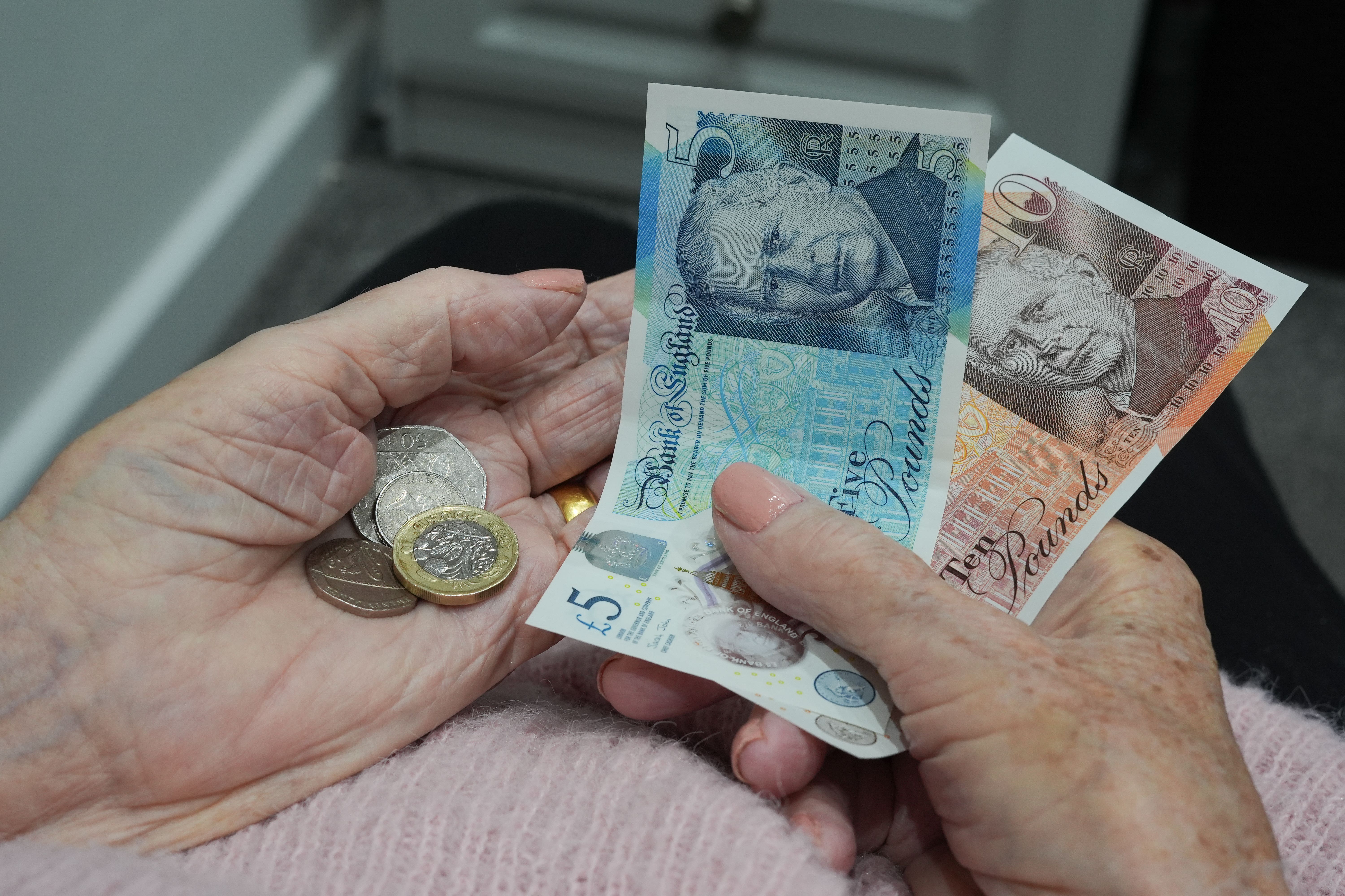 Retirement ‘cliff edge’ warning as figures indicate income levels needed