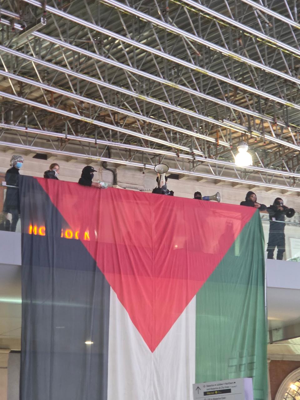 <p>Pro-Palestine protesters stage demo at London Waterloo</p>