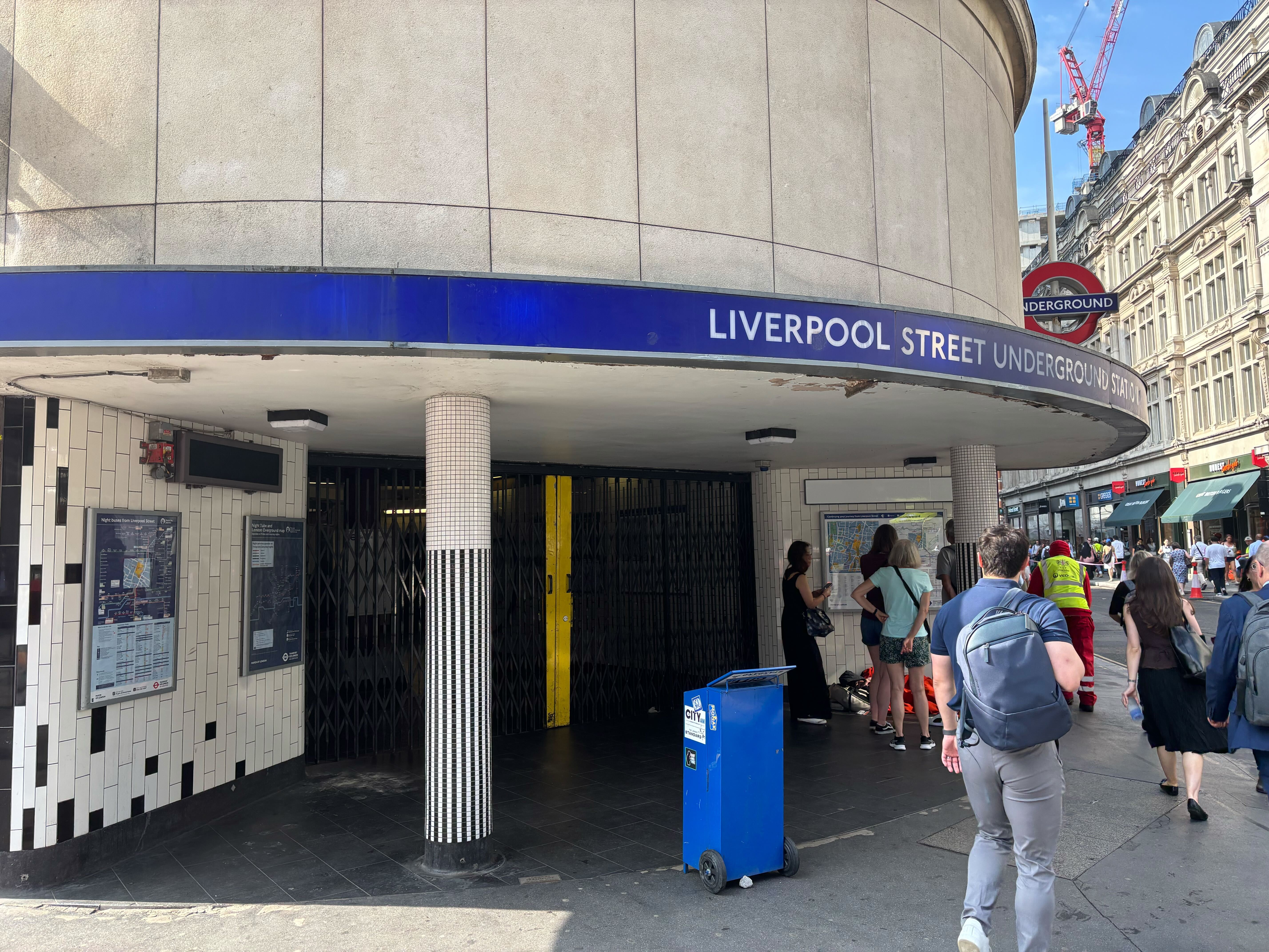  Tube disruption as signaling fault and extreme weather hits network