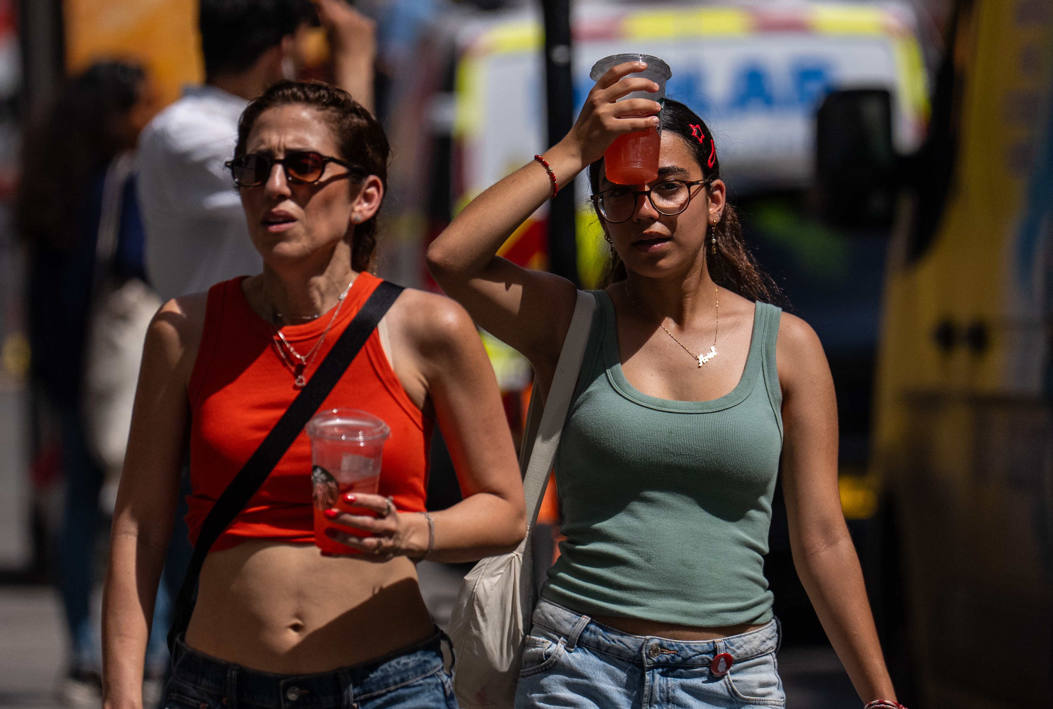 Shops, offices and schools close amid London heatwave meltdown