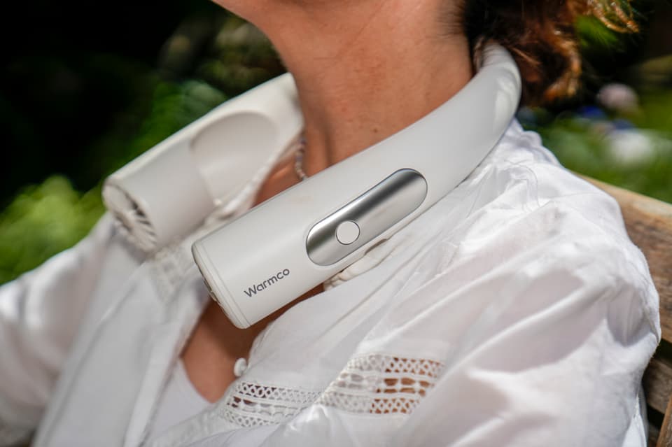Warmco-10000mAh-Portable-Neck-Fan-03.jpg