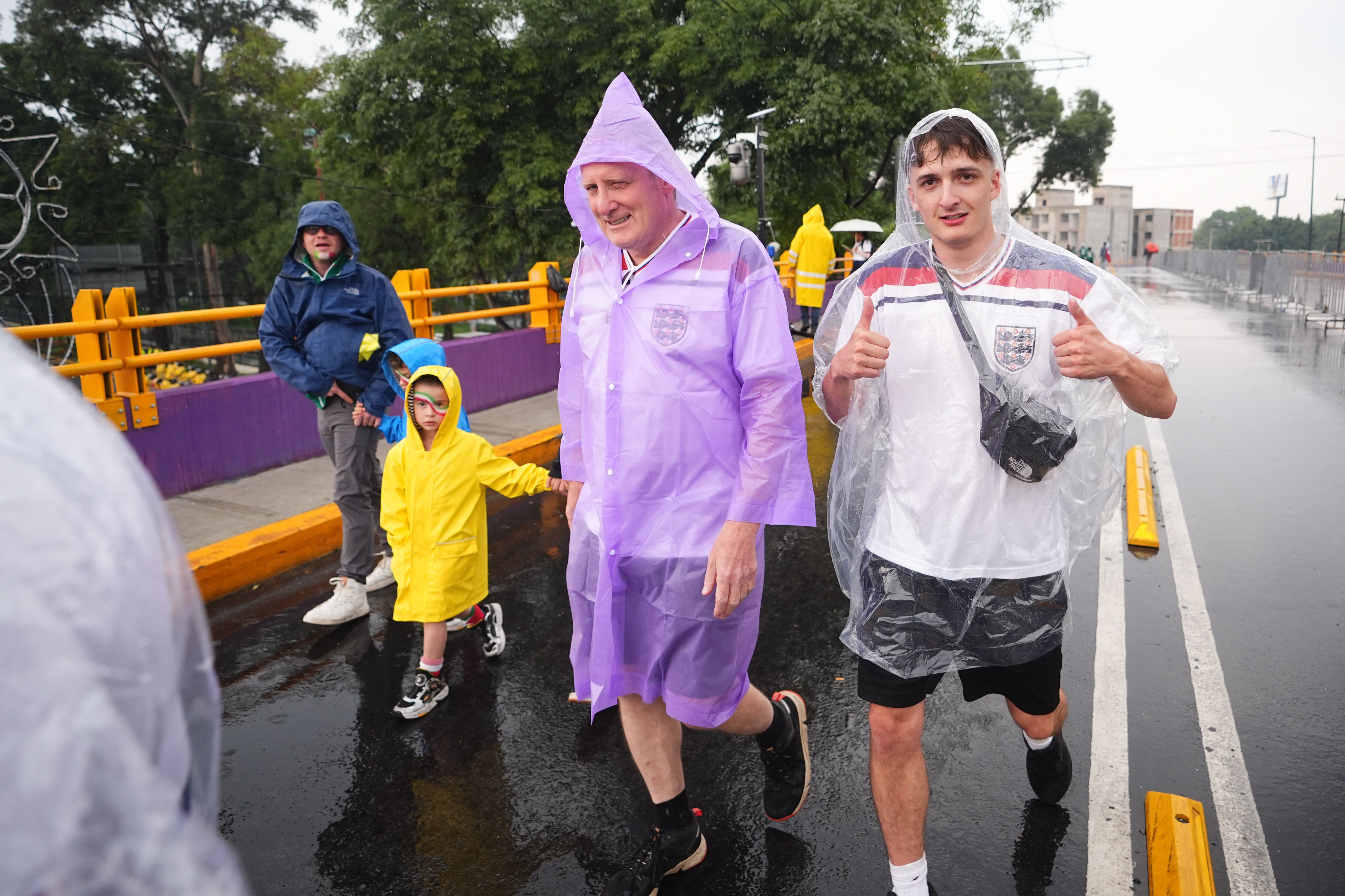 Thunderstorms delay England’s World Cup tie against Mexico
