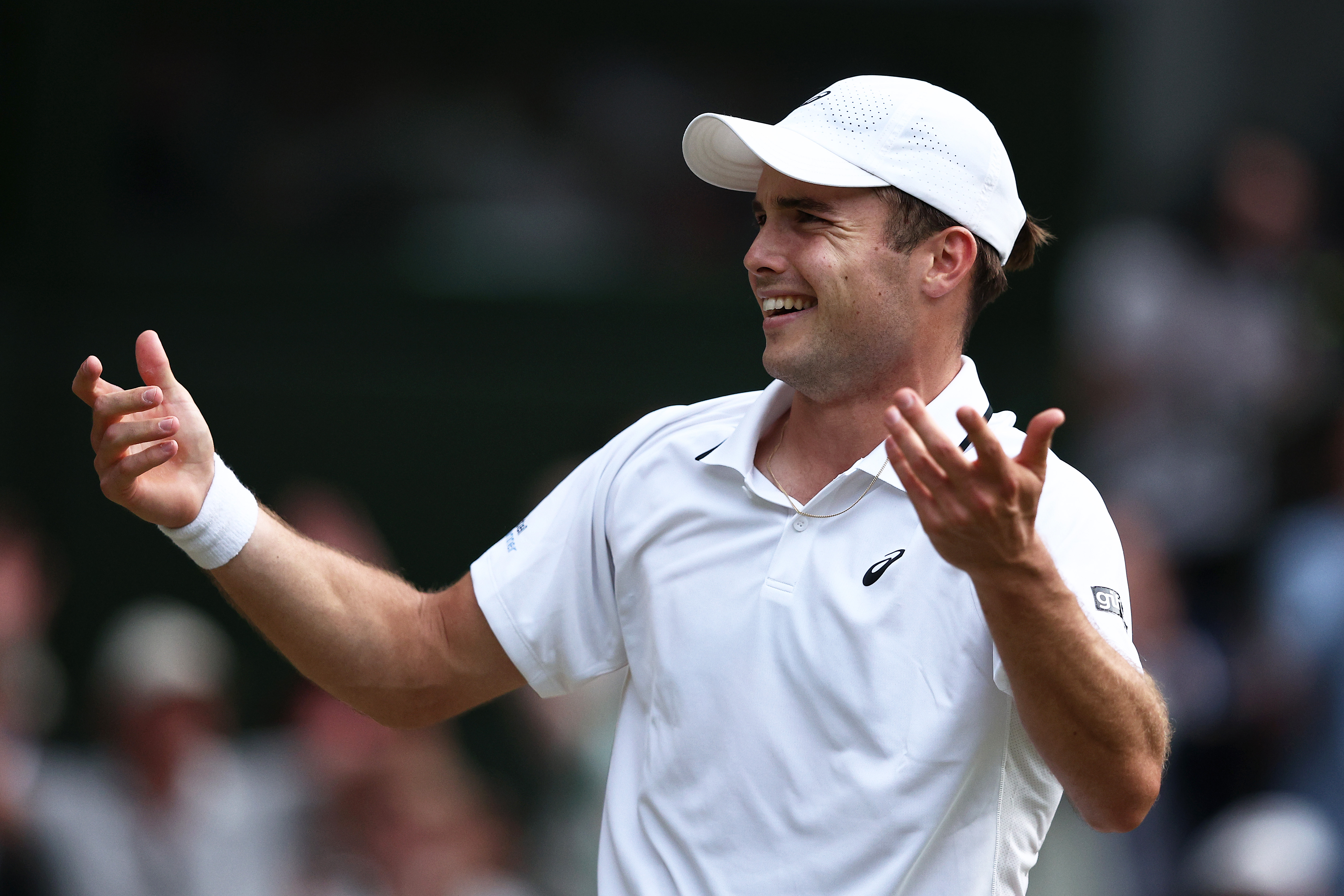 Fery vs Dimitrov: Brit wins five-set epic at Wimbledon - LIVE!