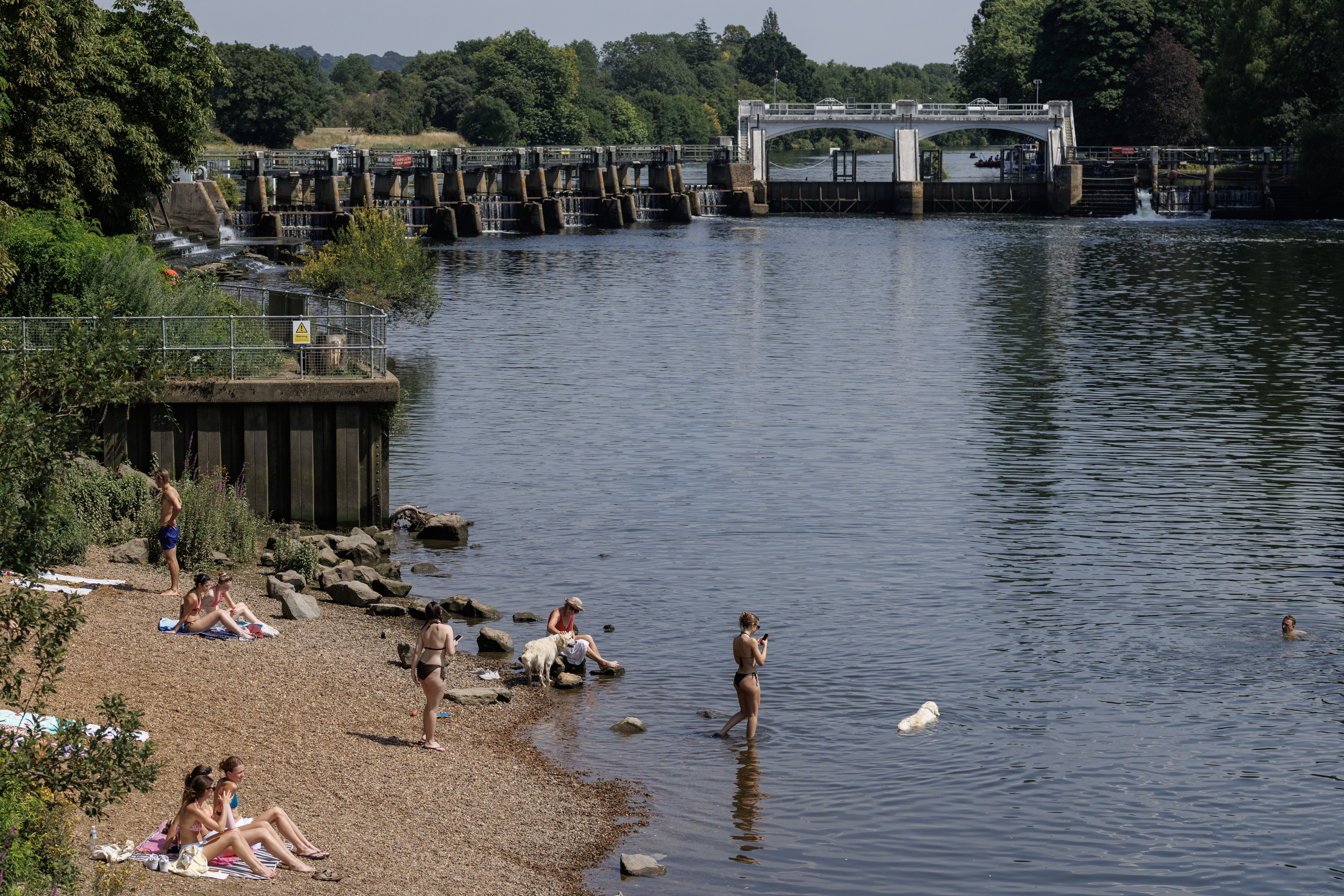 Health warning issued as London heatwave hits peak