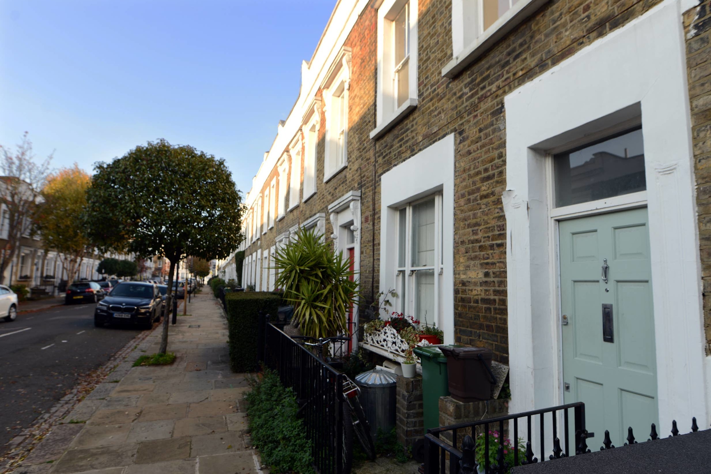 Strong house price growth in outer London but falls in the centre