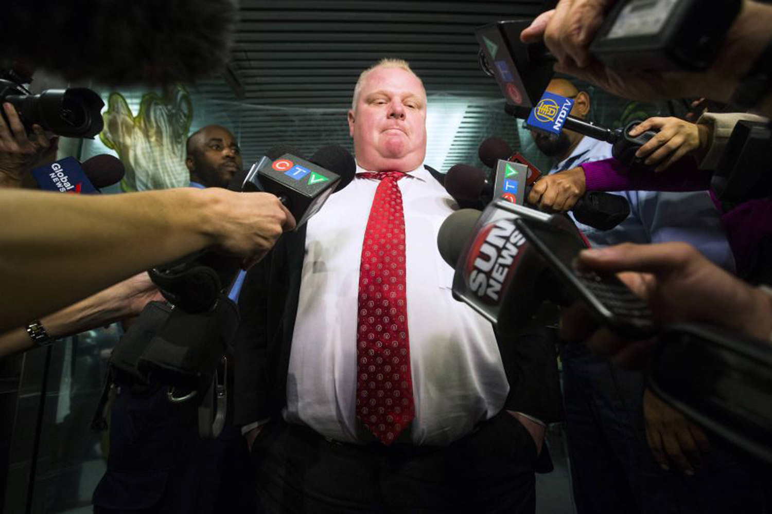 Toronto mayor Rob Ford admits smoking crack cocaine during 'drunken