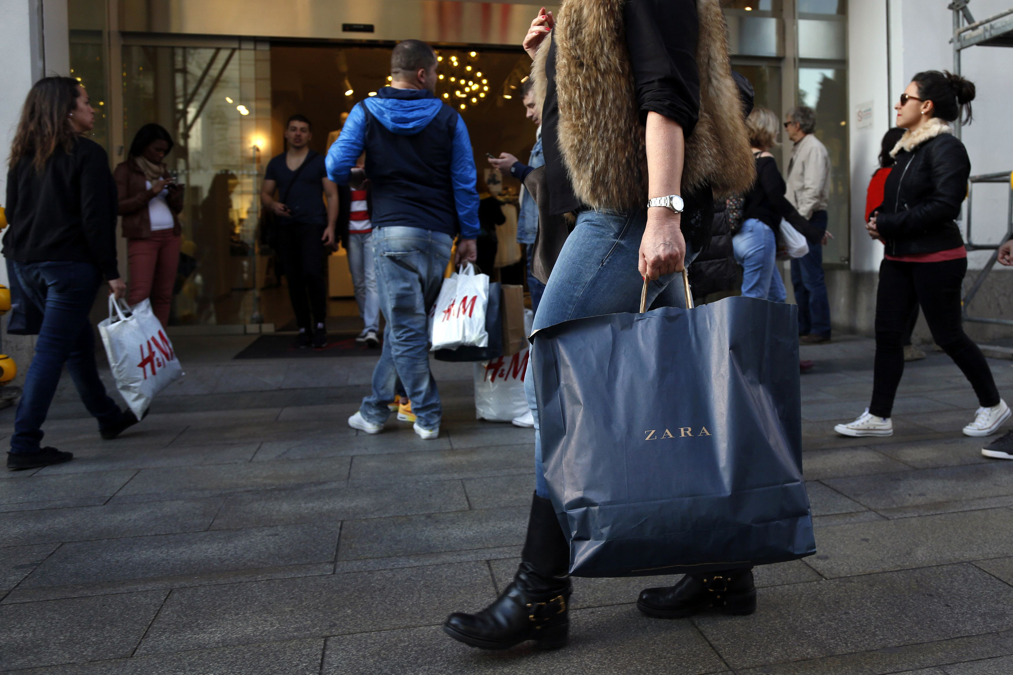 Zara owner Inditex to share profits with staff after strong sales