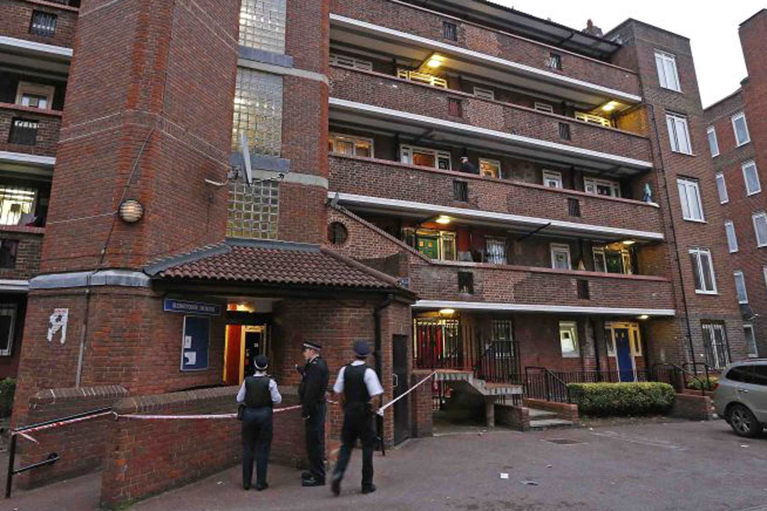 Hackney stabbing: Man in his 30s dies after knife attack in street