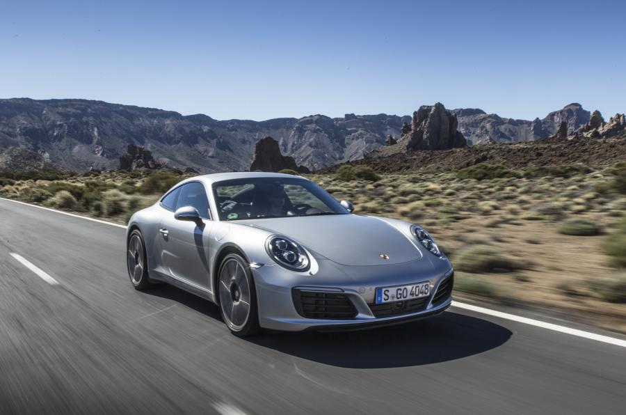 Porsche 911 Carrera manual: review