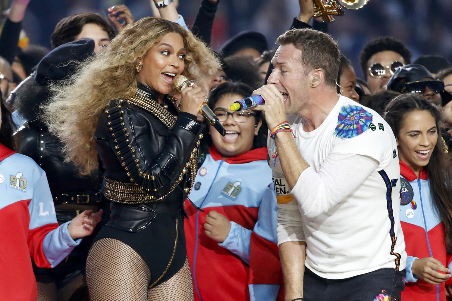 Beyoncé delivers political message during Super Bowl 50 performance
