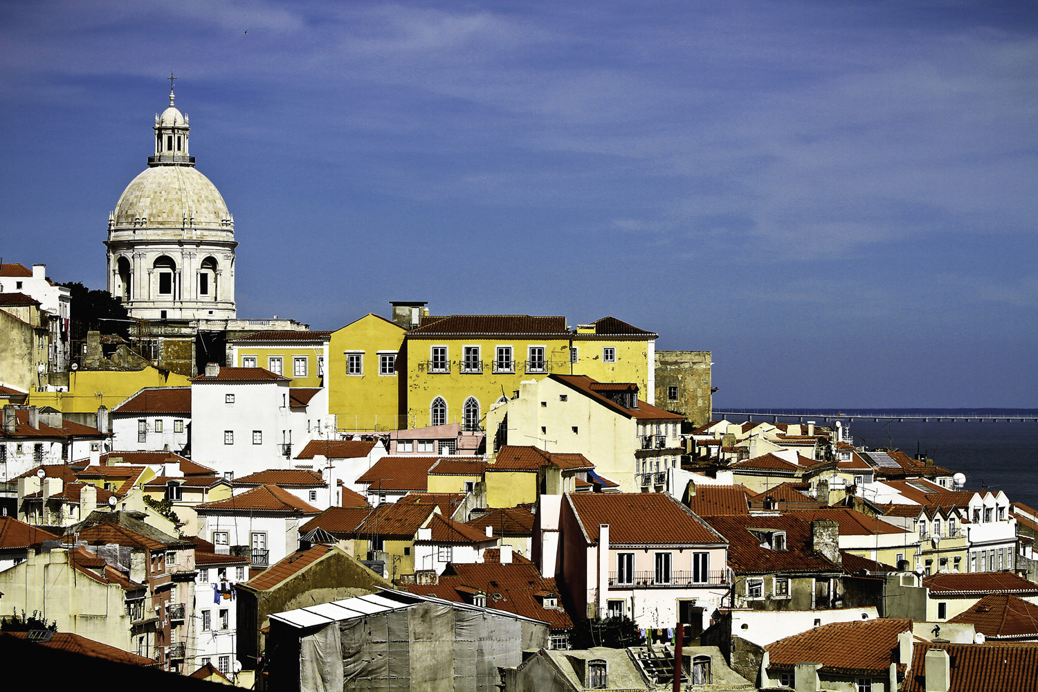 Portugal coast hit by 5.3 magnitude earthquake 