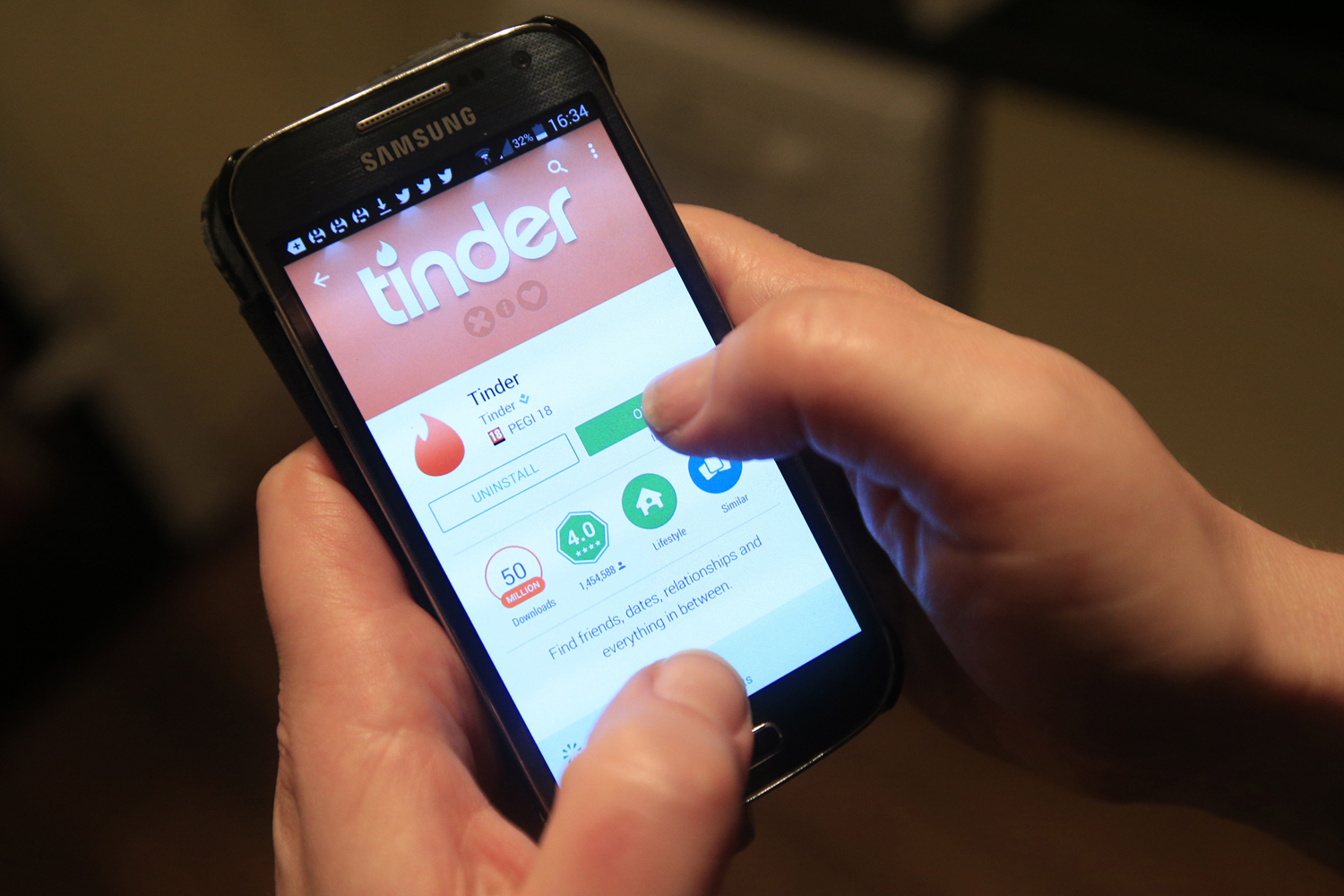 Met Police officer made indecent images of teen girl he met on Tinder