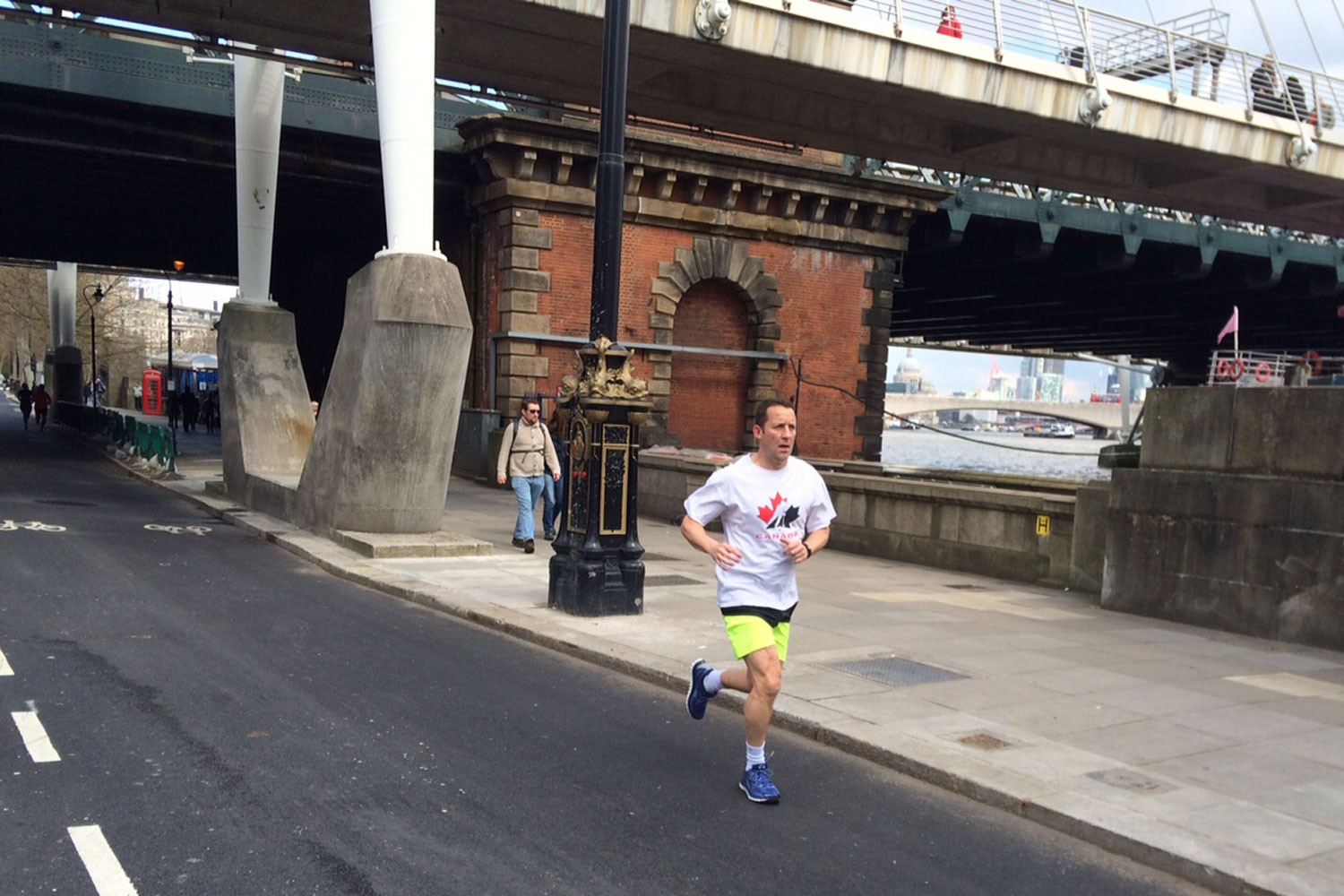 Cycle superhighway on Victoria Embankment 'being overrun with joggers'